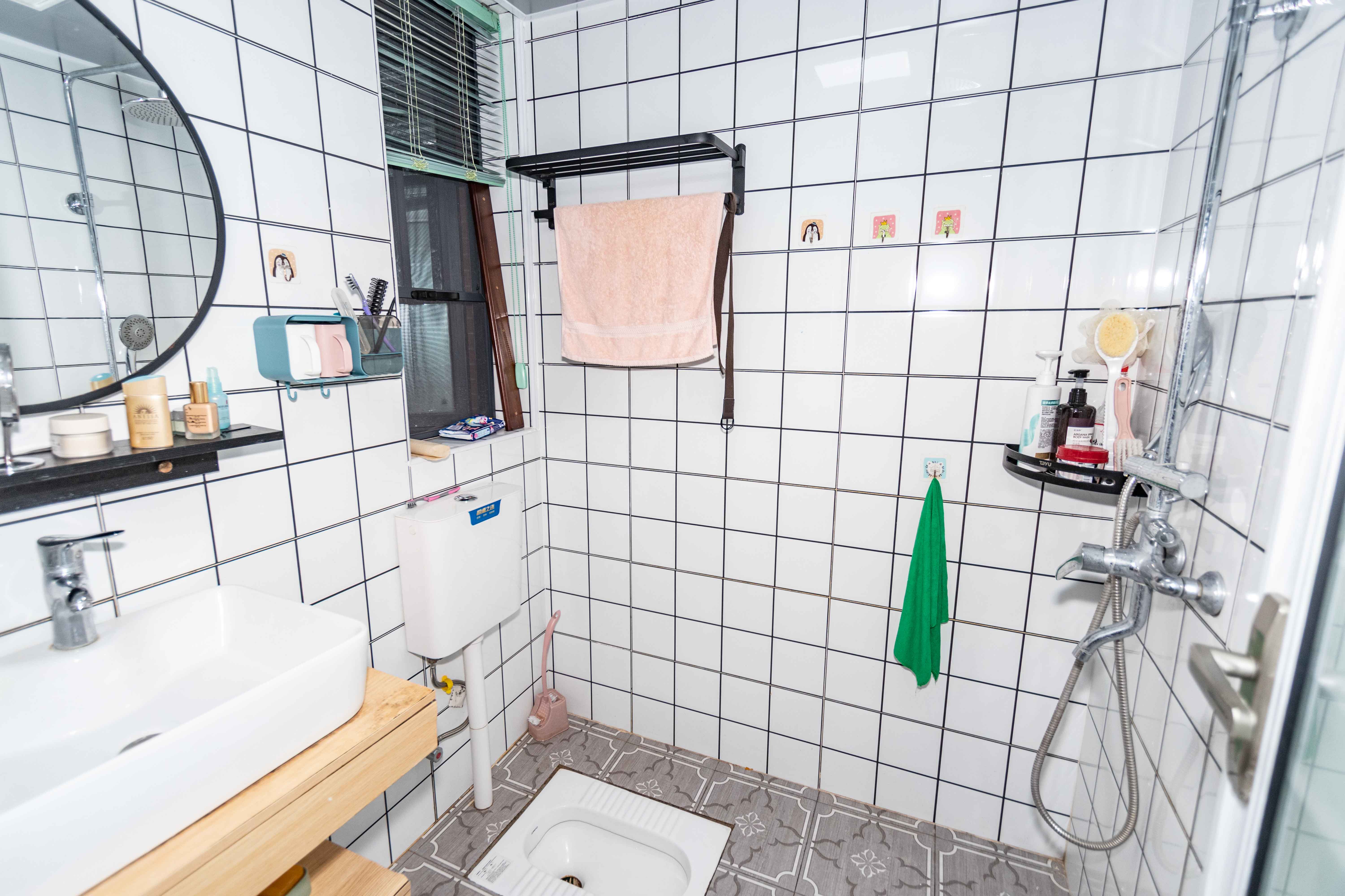 金谷豪庭 3室2厅2卫 69.8万 金谷豪庭 3室2厅2卫 69.8万卫生间