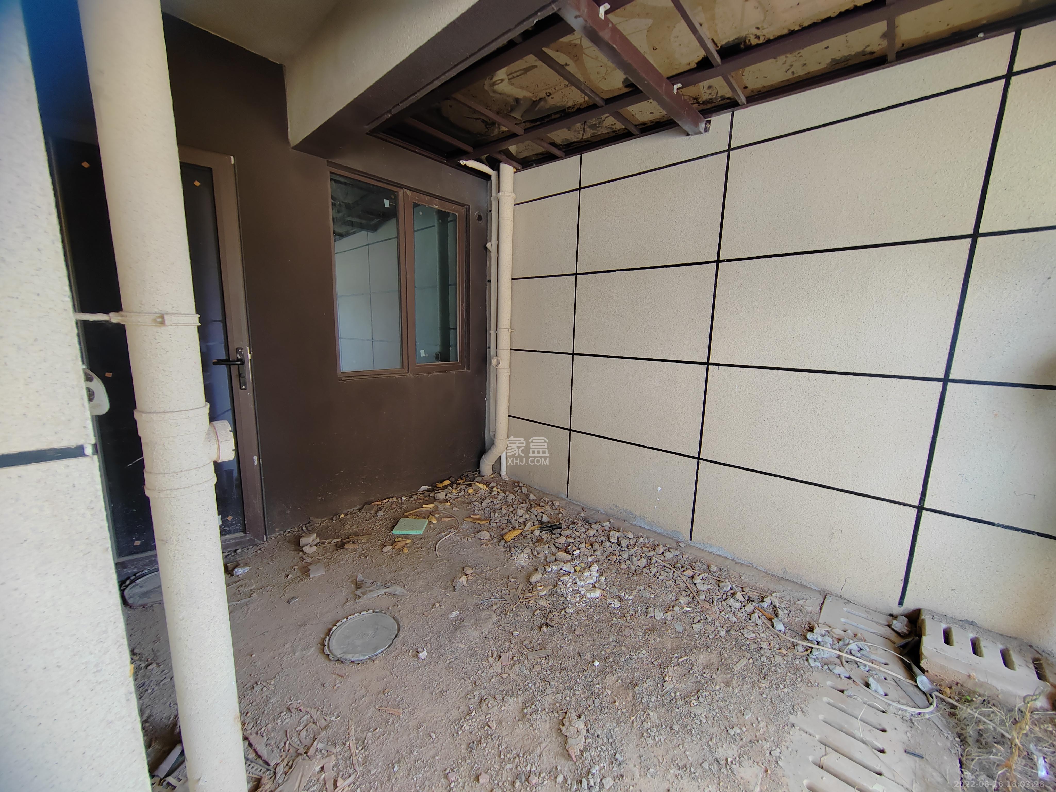 湘域芯城一期  4室2厅2卫   2000.00元/月室内图