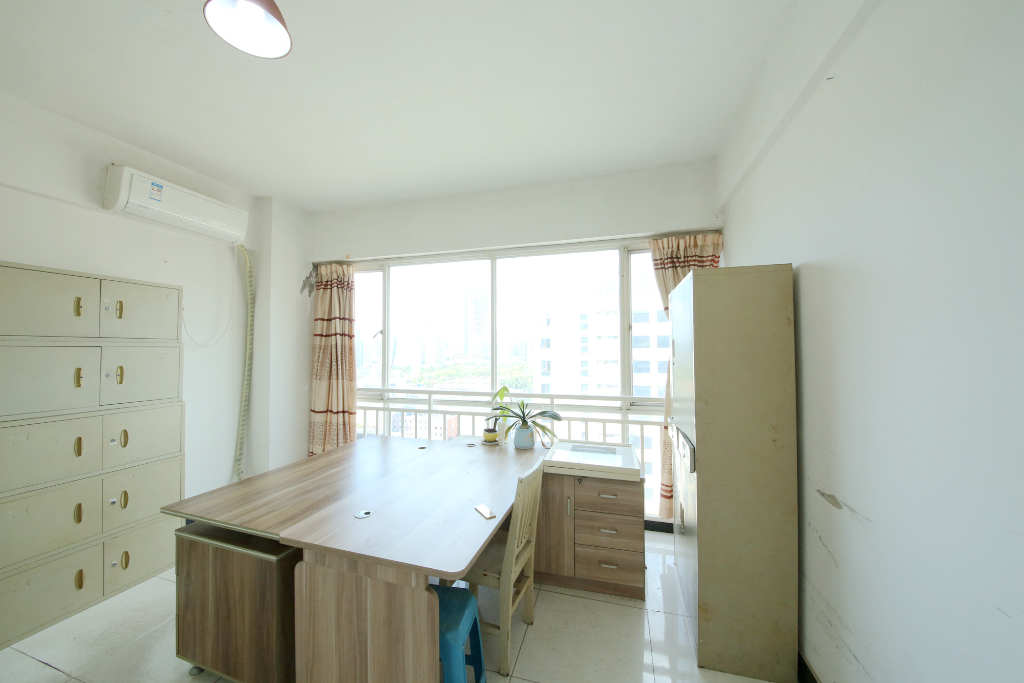 朝阳银座  1室1厅1卫    38.8万卧室