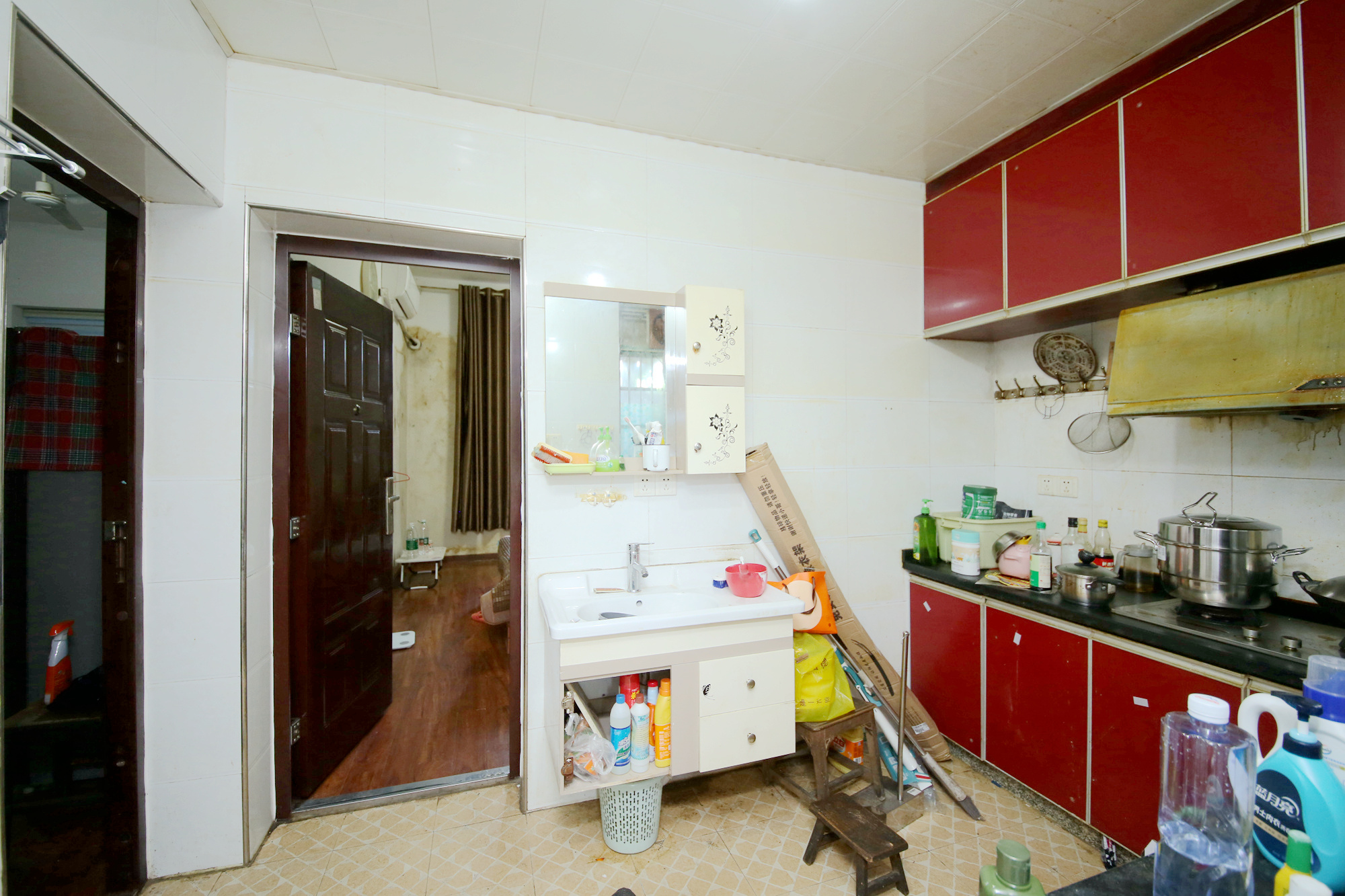 人民新村  2室1厅1卫    47.0万厨房