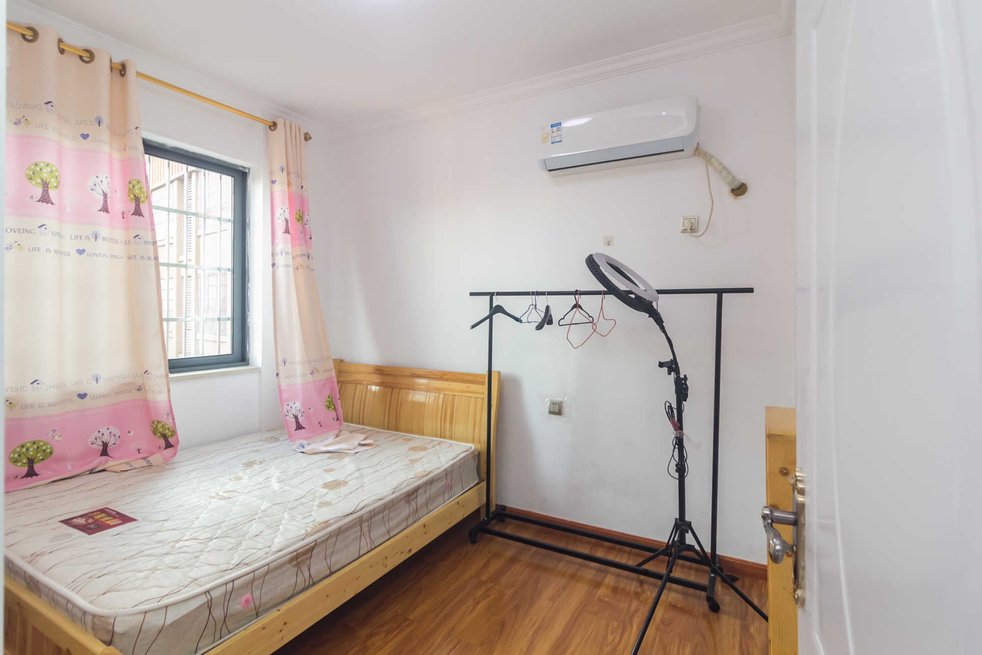 高林仕家  2室2厅1卫    56.0万卧室