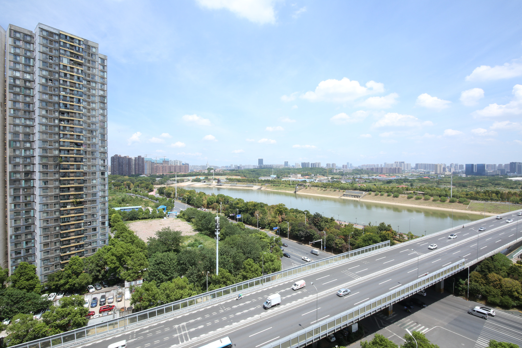 先锋东外滩  1室1厅1卫    45.58万阳台