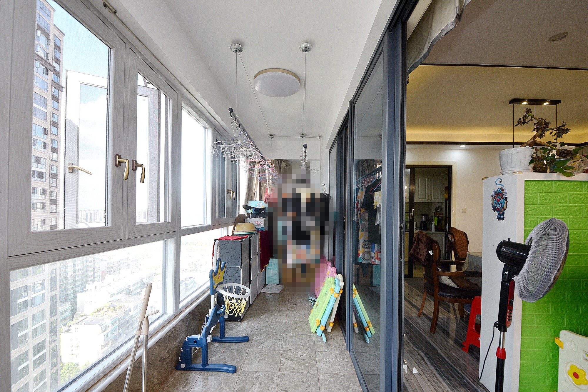 建发中央悦府  4室2厅2卫   228.00万阳台