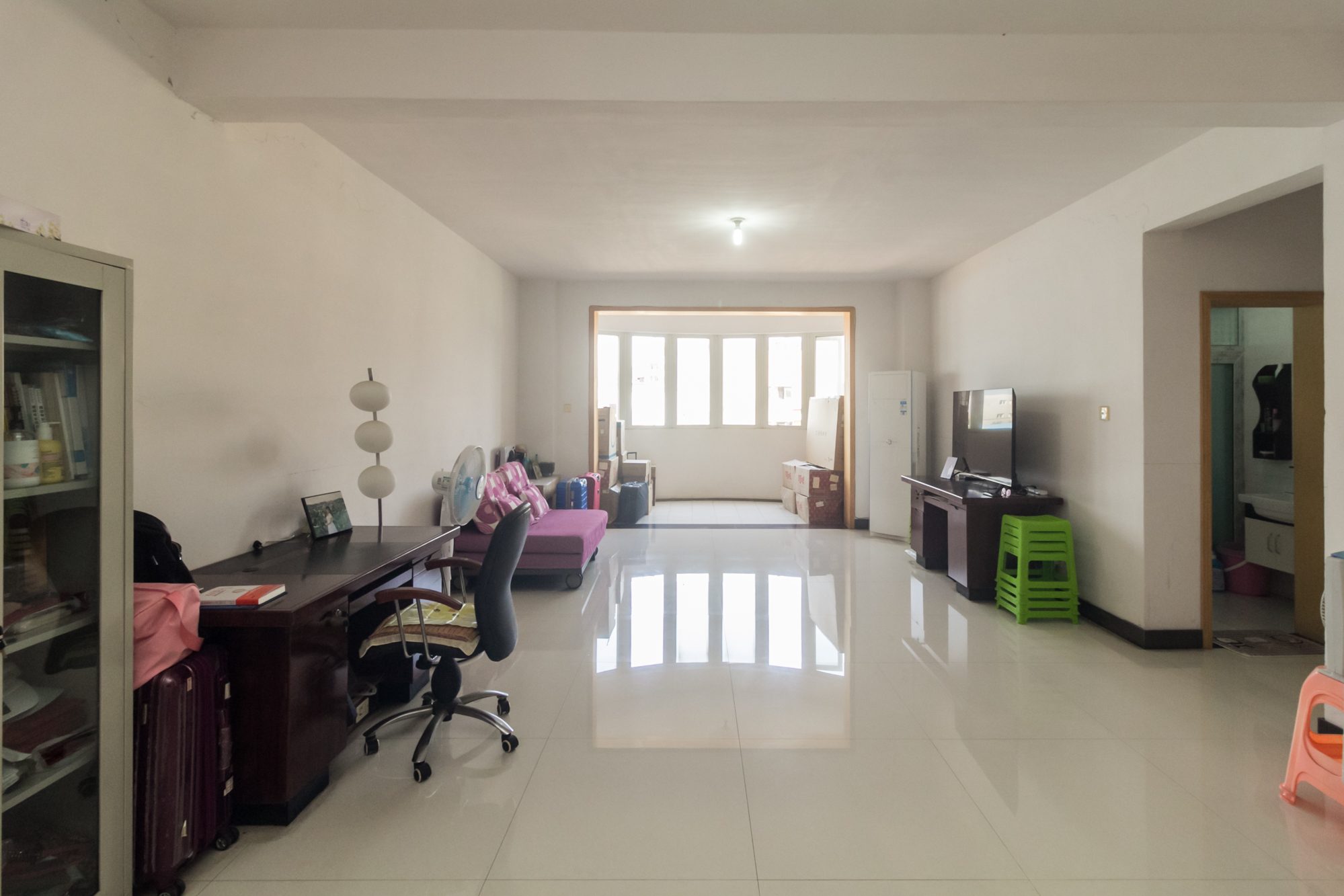 星城国际 3室2厅2卫 74.5万 星城国际 3室2厅2卫 74.5万客厅