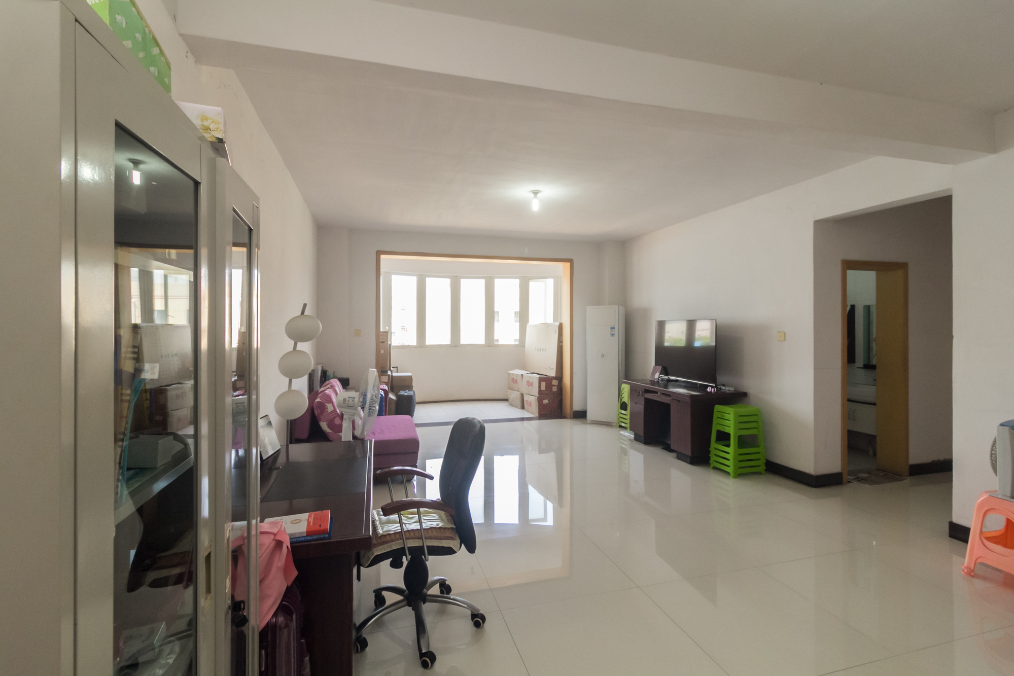 星城国际  3室2厅2卫    74.5万客厅