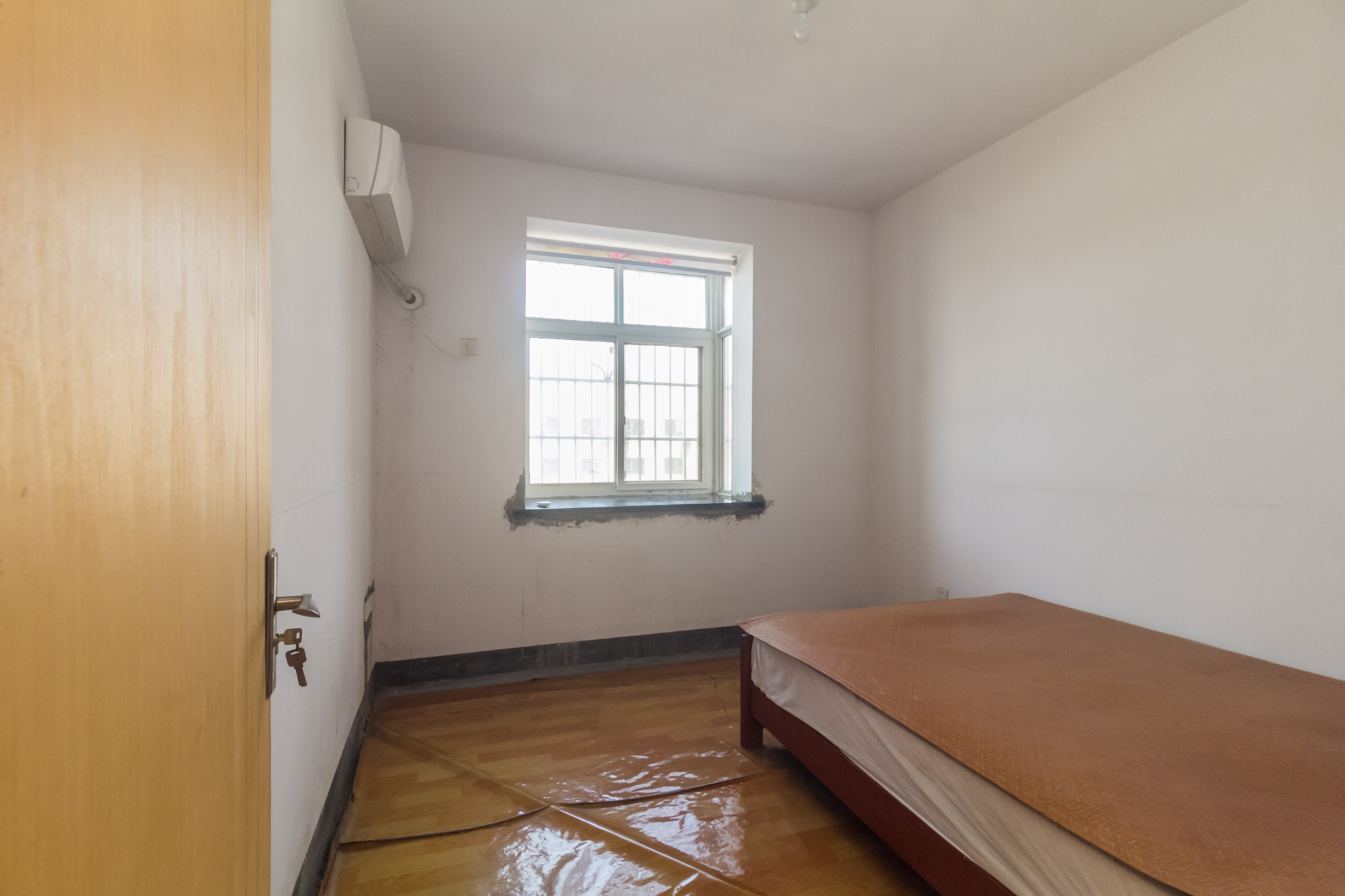 星城国际  3室2厅2卫    74.5万卧室