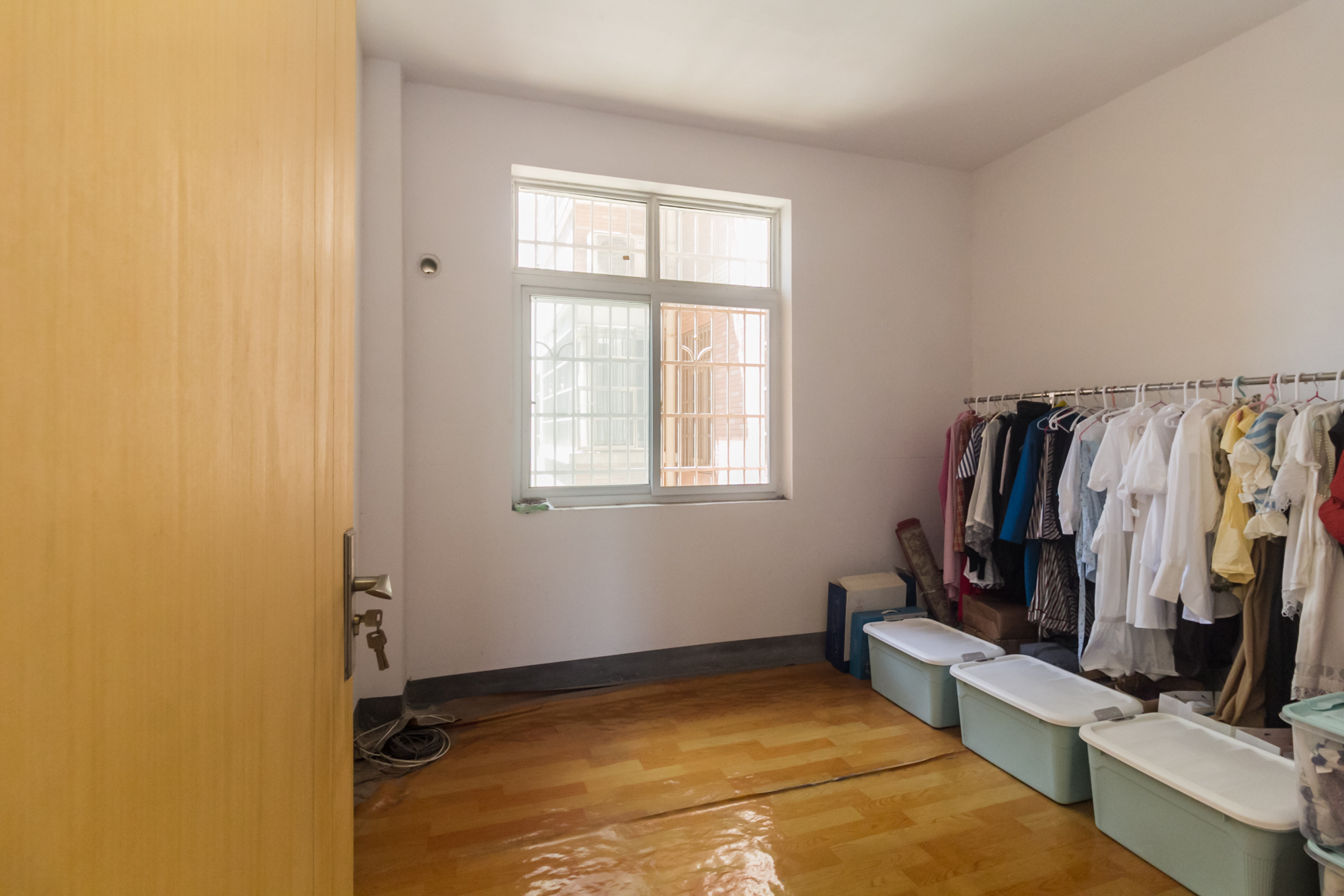 星城国际  3室2厅2卫    74.5万卧室