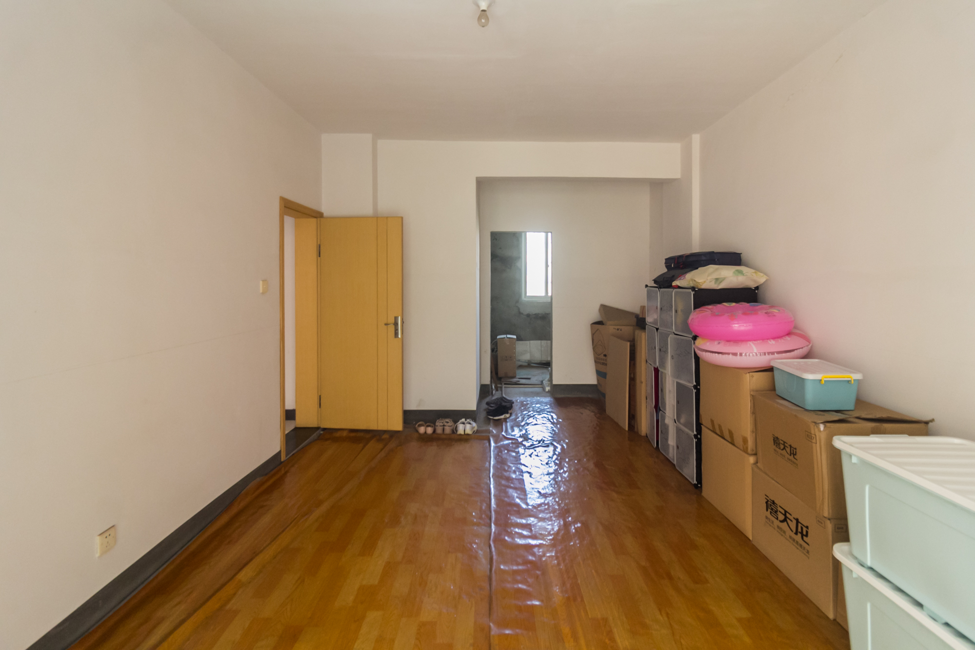 星城国际  3室2厅2卫    74.5万卧室