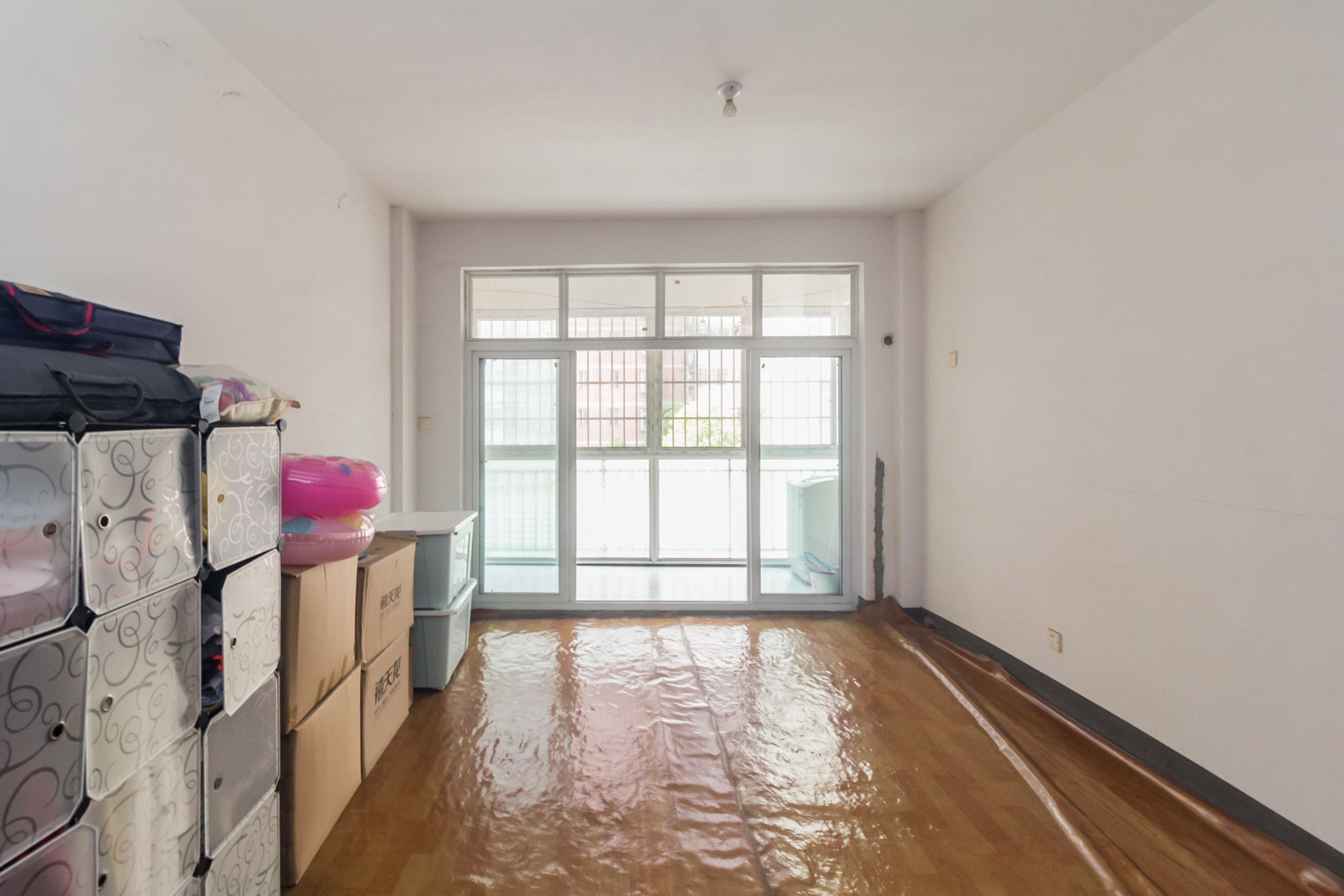 星城国际  3室2厅2卫    74.5万卧室