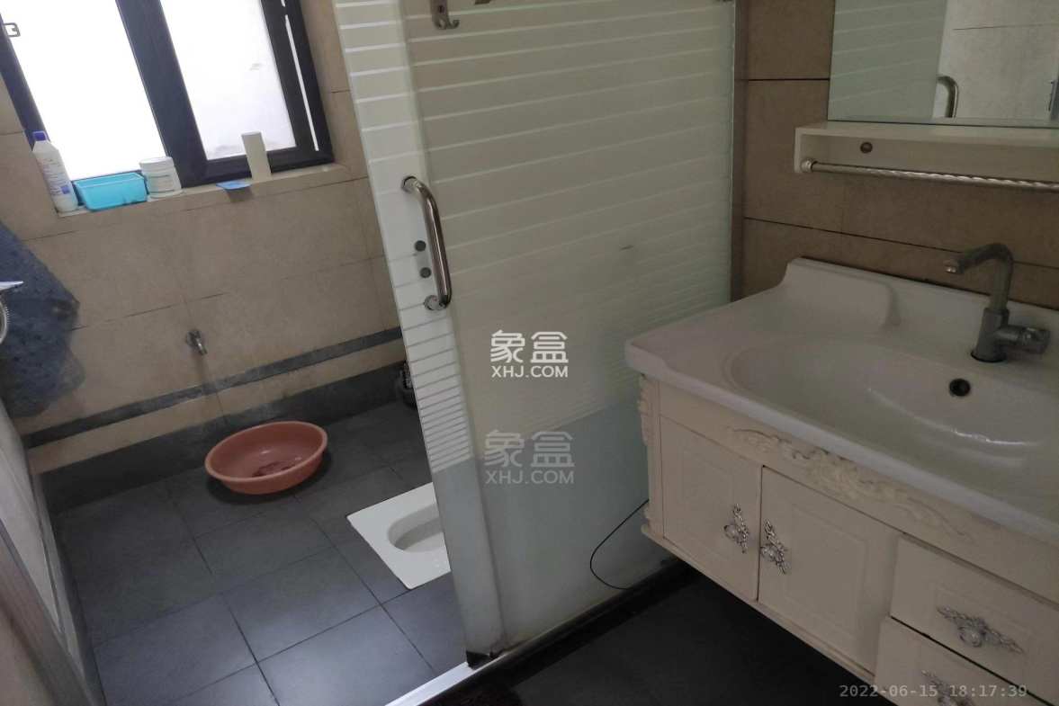 金轮翡翠名园  3室2厅1卫    90.0万 金轮翡翠名园  3室2厅1卫    90.0万室内图