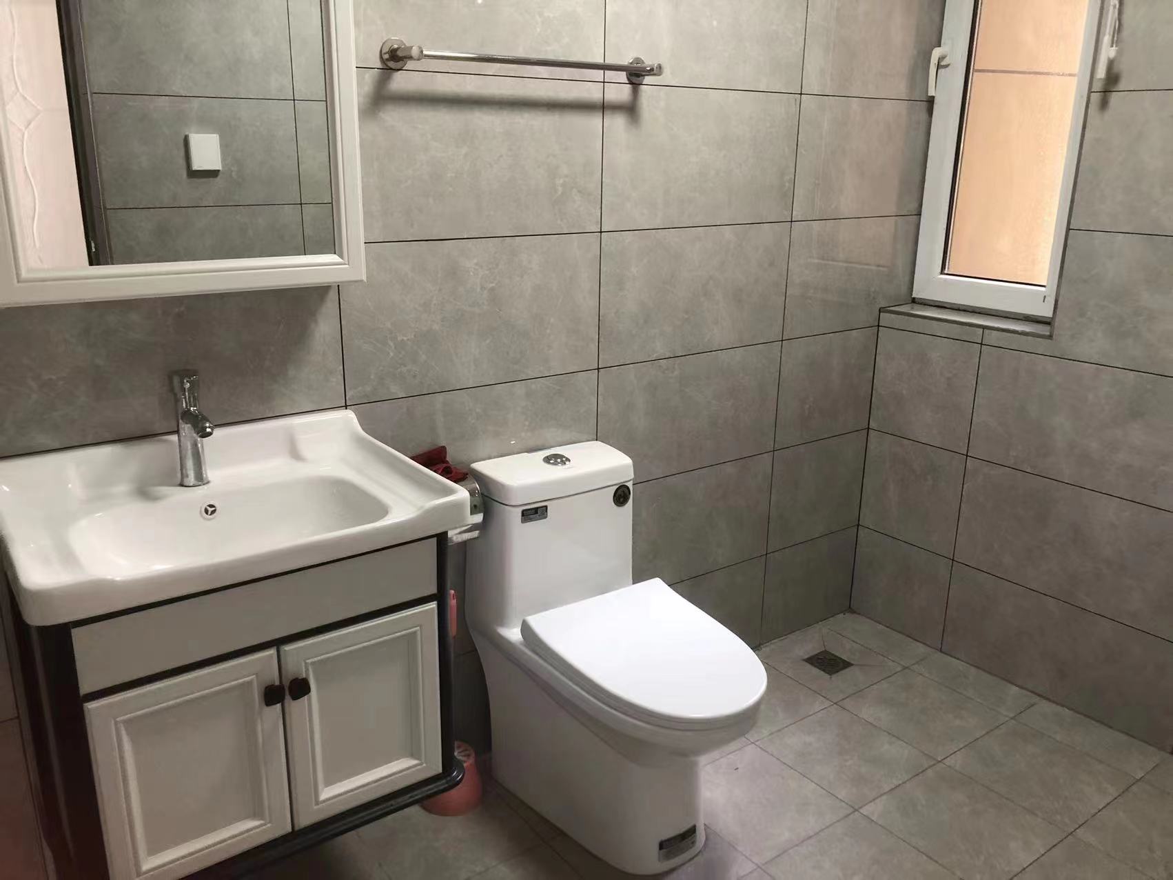 大华曲江公园世家六期 3室2厅2卫 2600.00元/月 大华曲江公园世家六期 3室2厅2卫 2600.00元/月室内图