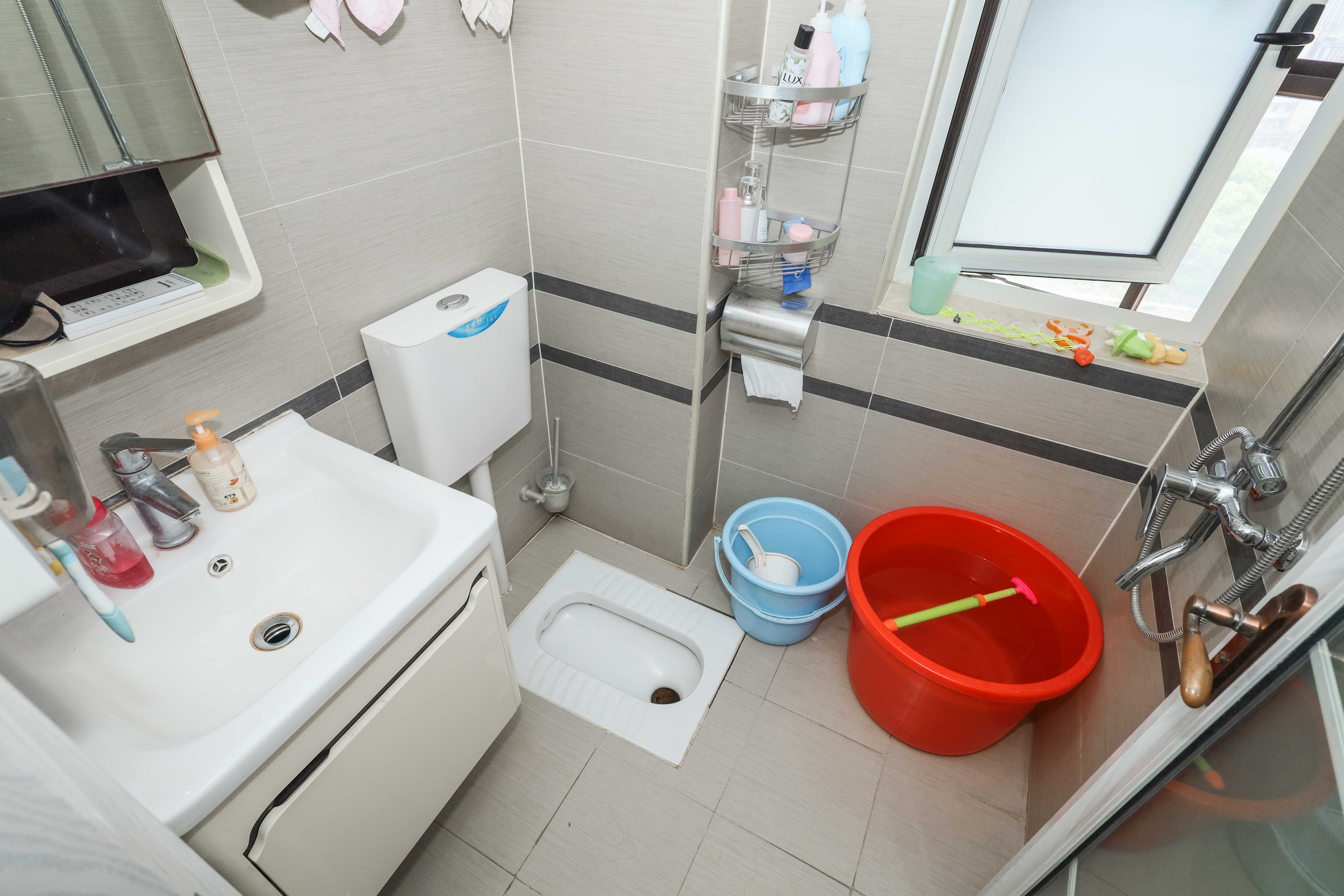 山水英伦海德广场  3室2厅2卫    110.0万卫生间