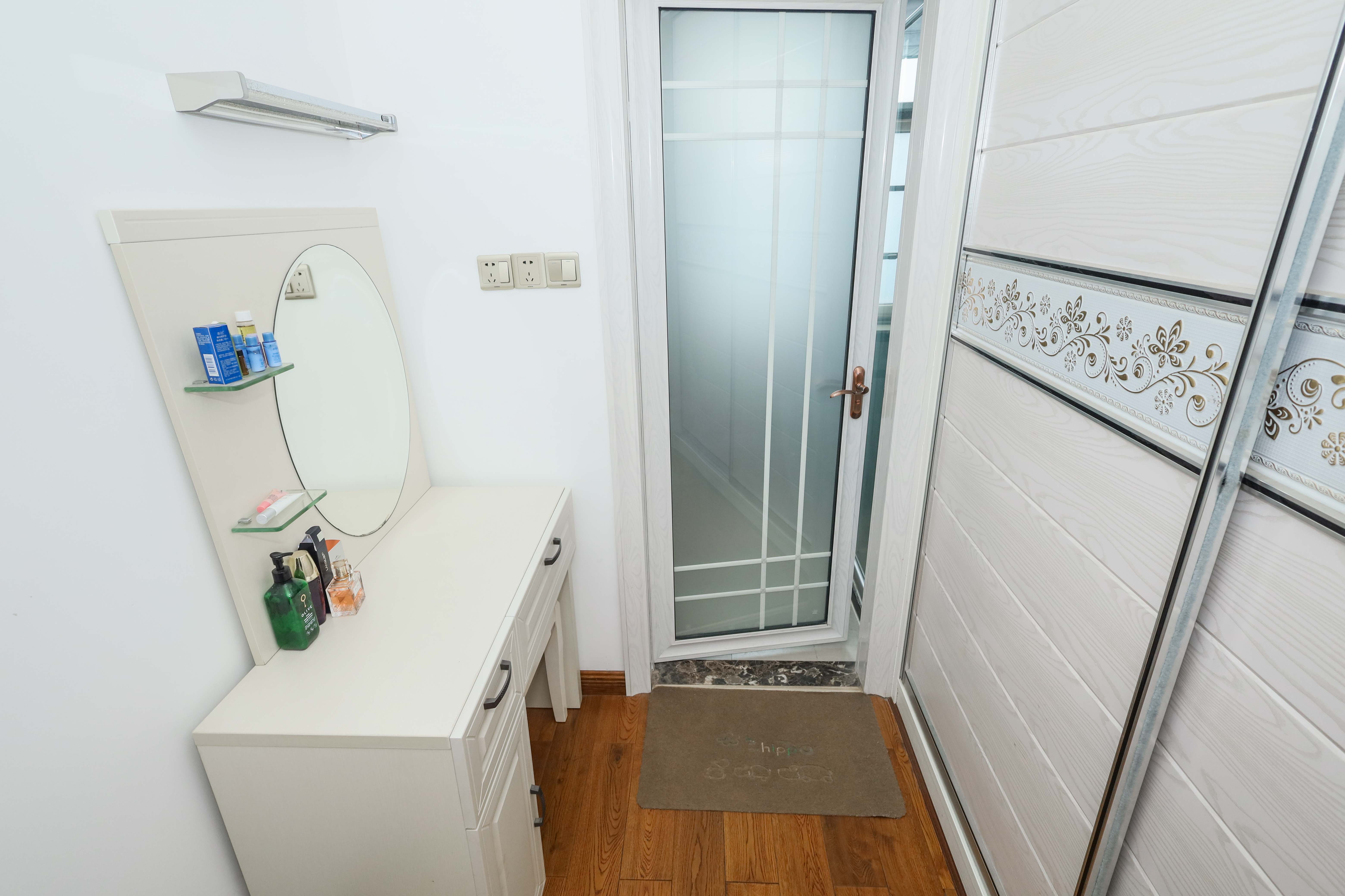 山水英伦海德广场  3室2厅2卫    110.0万卫生间