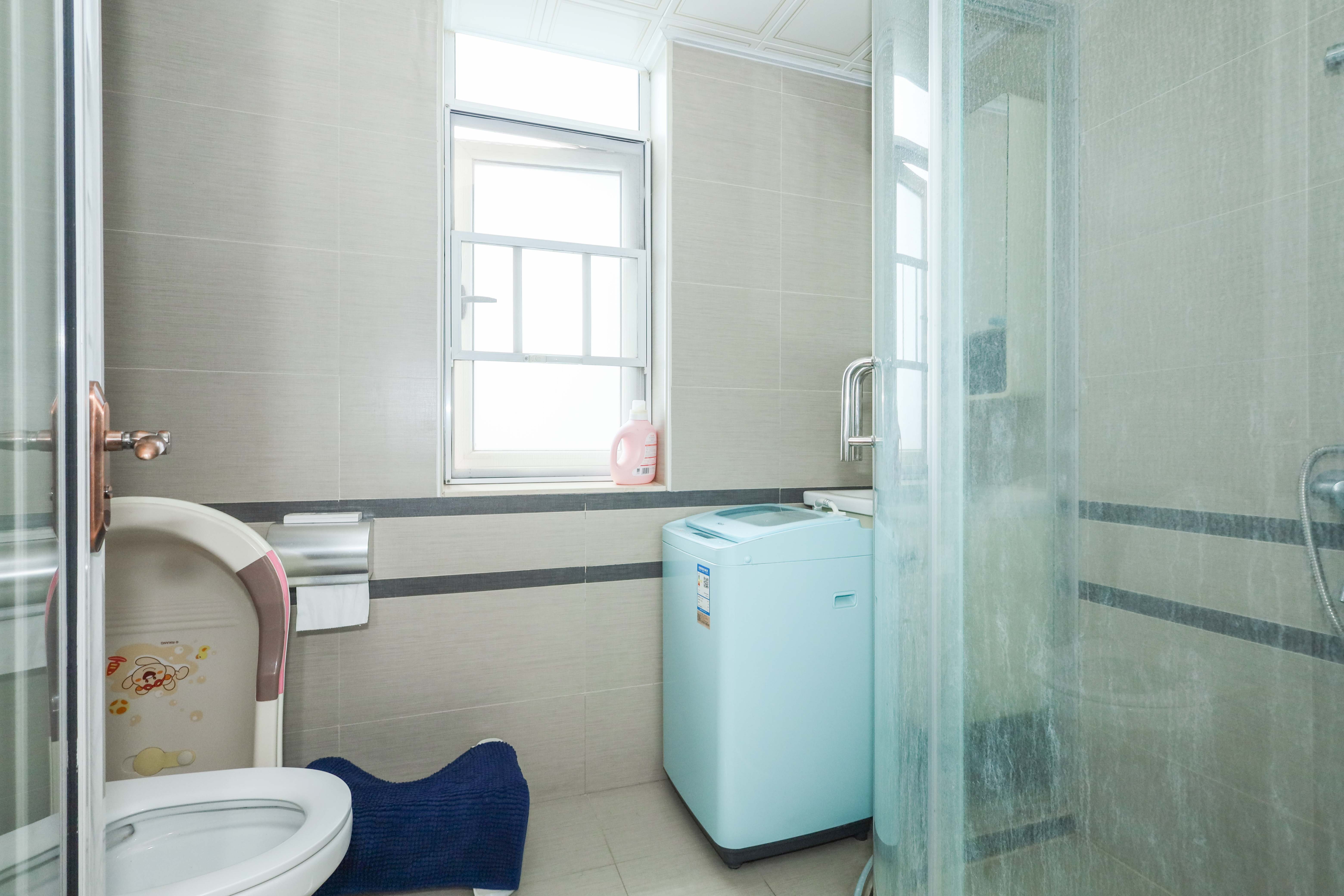 山水英伦海德广场  3室2厅2卫    110.0万卫生间