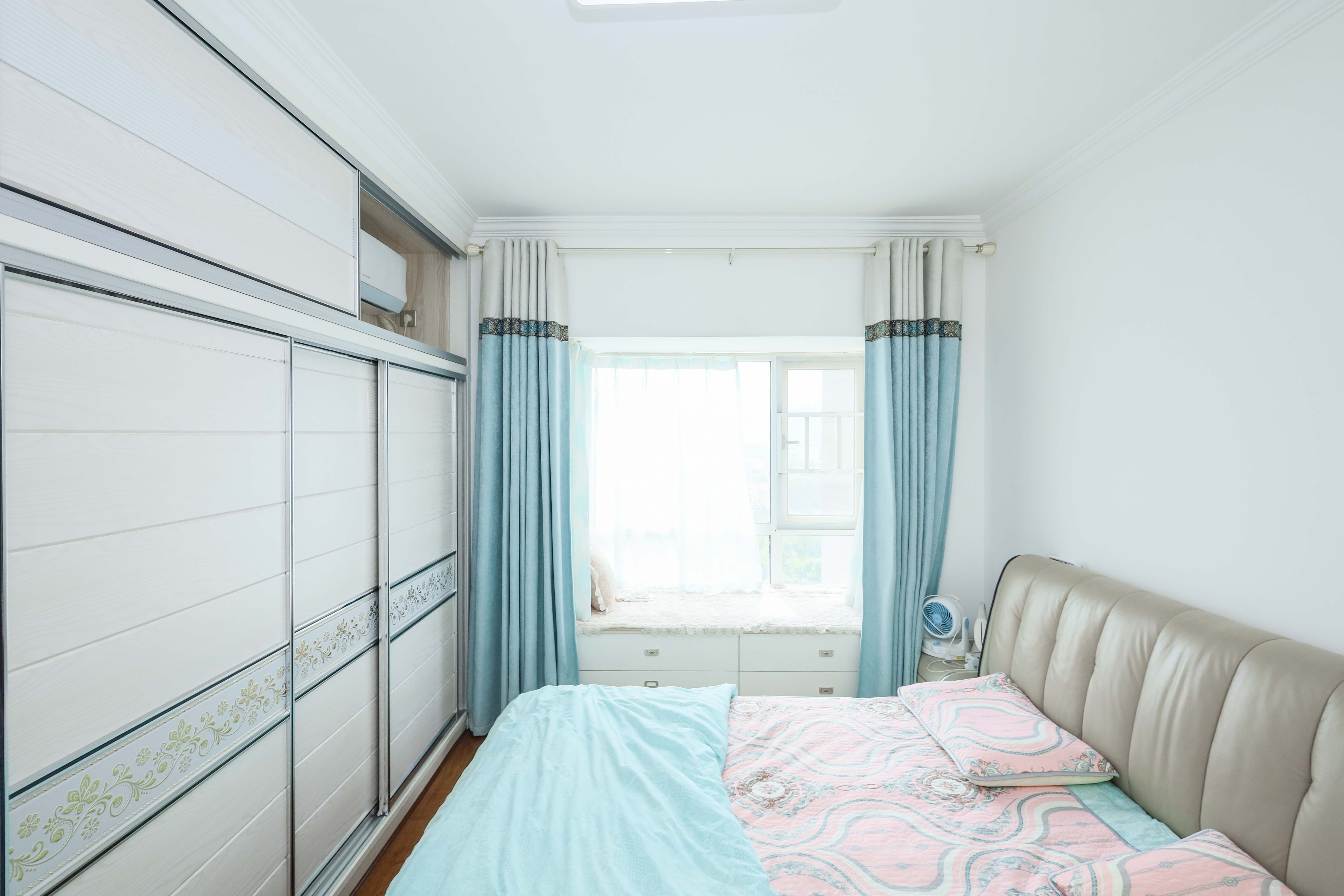 山水英伦海德广场  3室2厅2卫    110.0万卧室