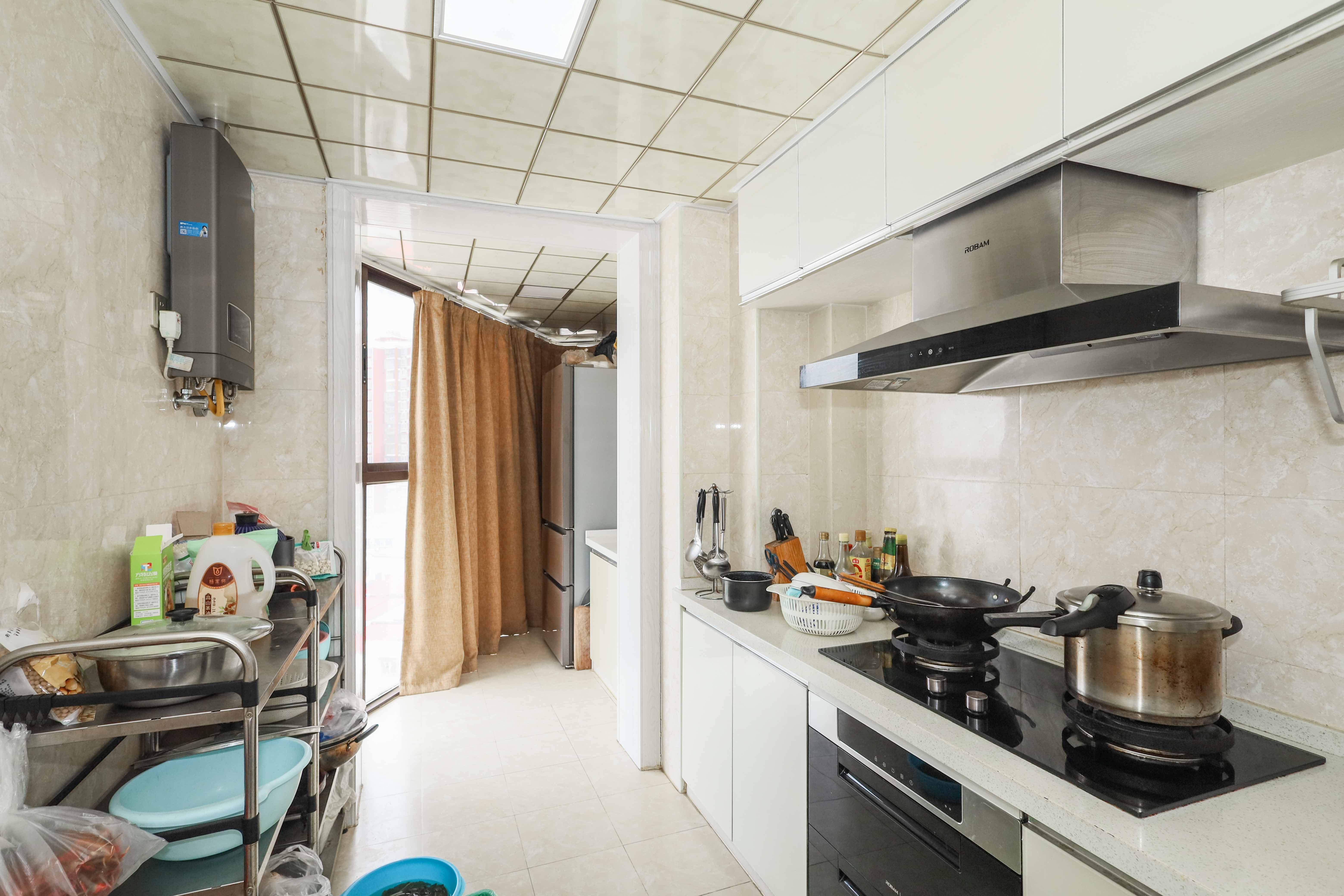 山水英伦海德广场  3室2厅2卫    110.0万厨房