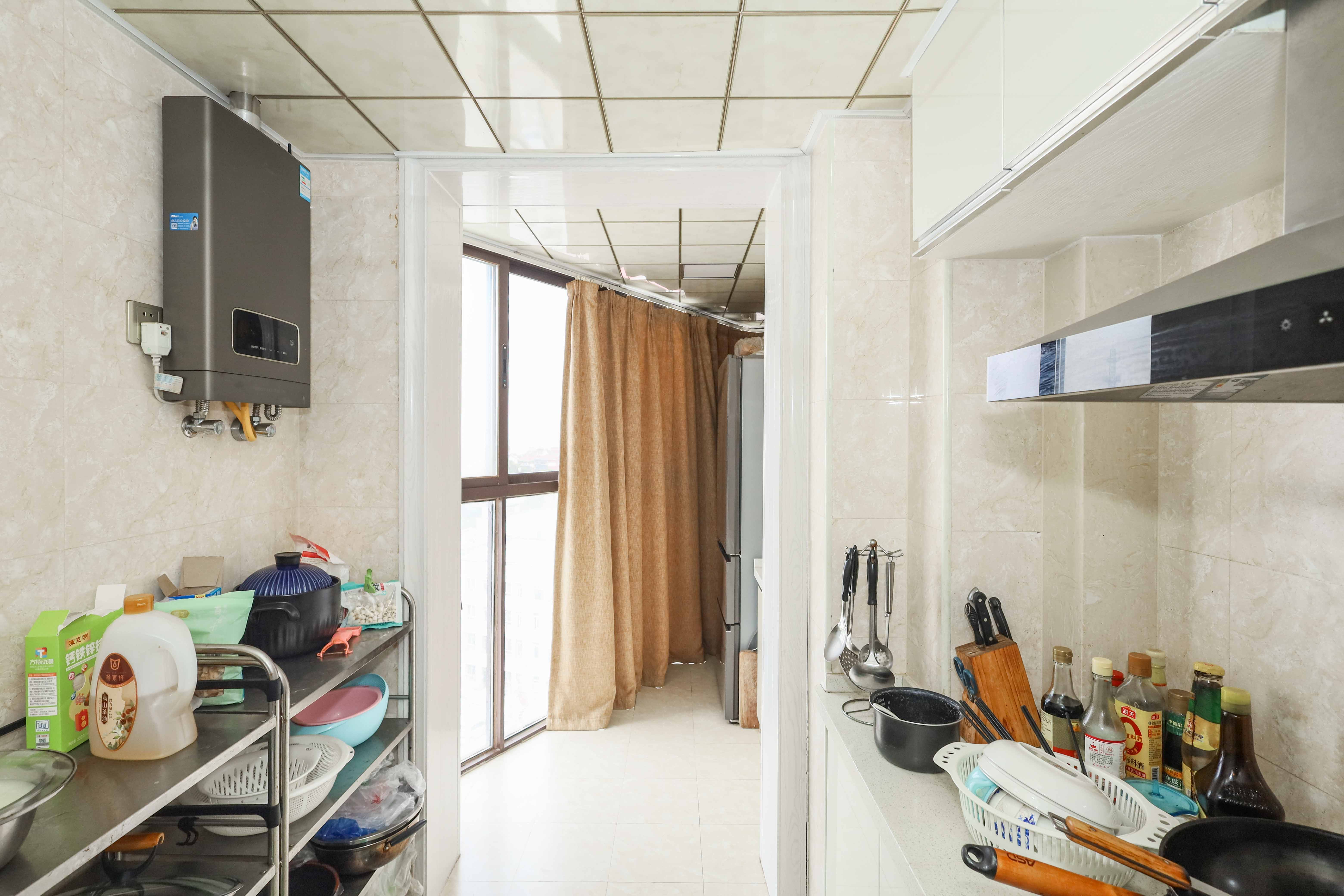 山水英伦海德广场  3室2厅2卫    110.0万厨房