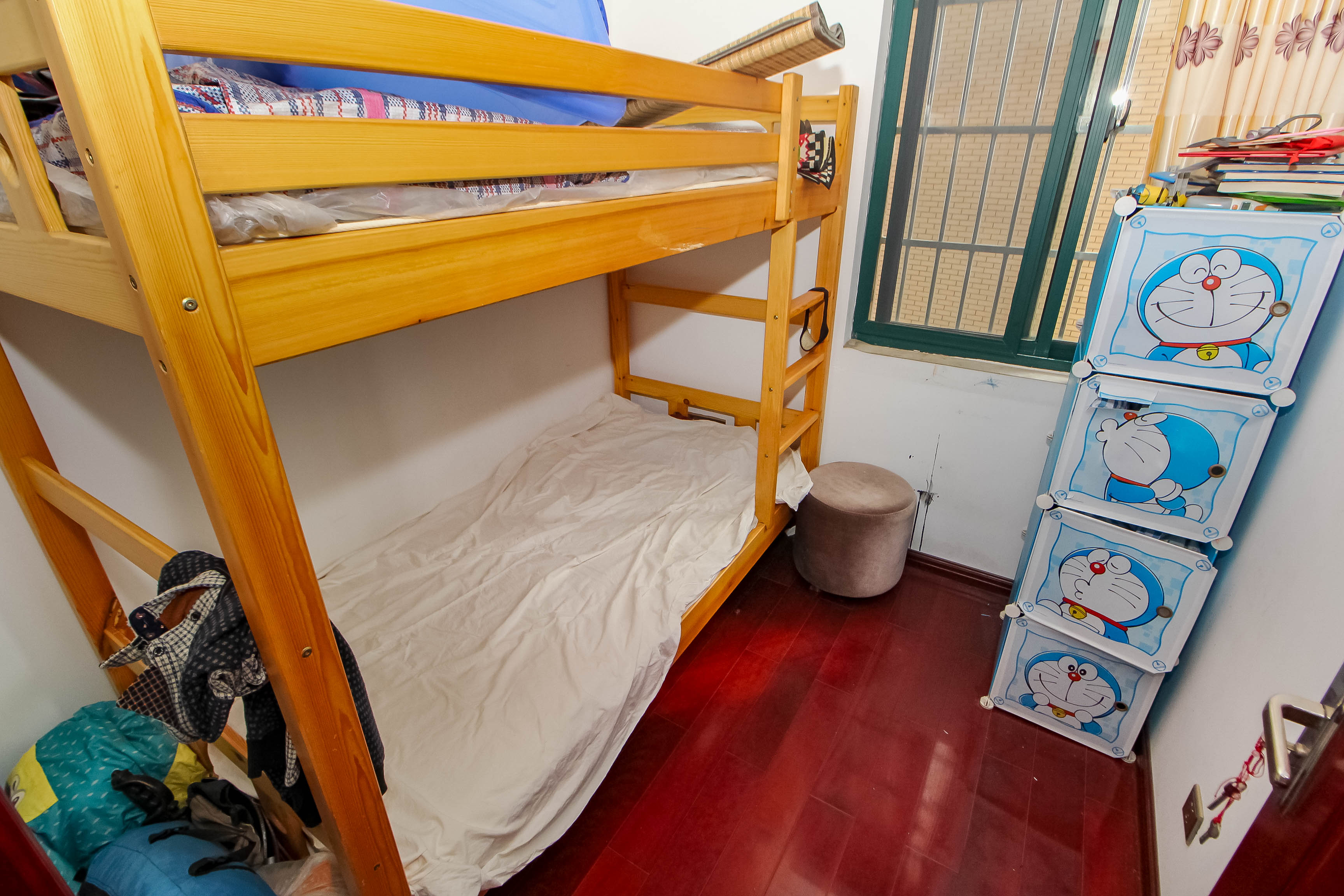 洋湖时代  3室2厅1卫   82.00万卧室