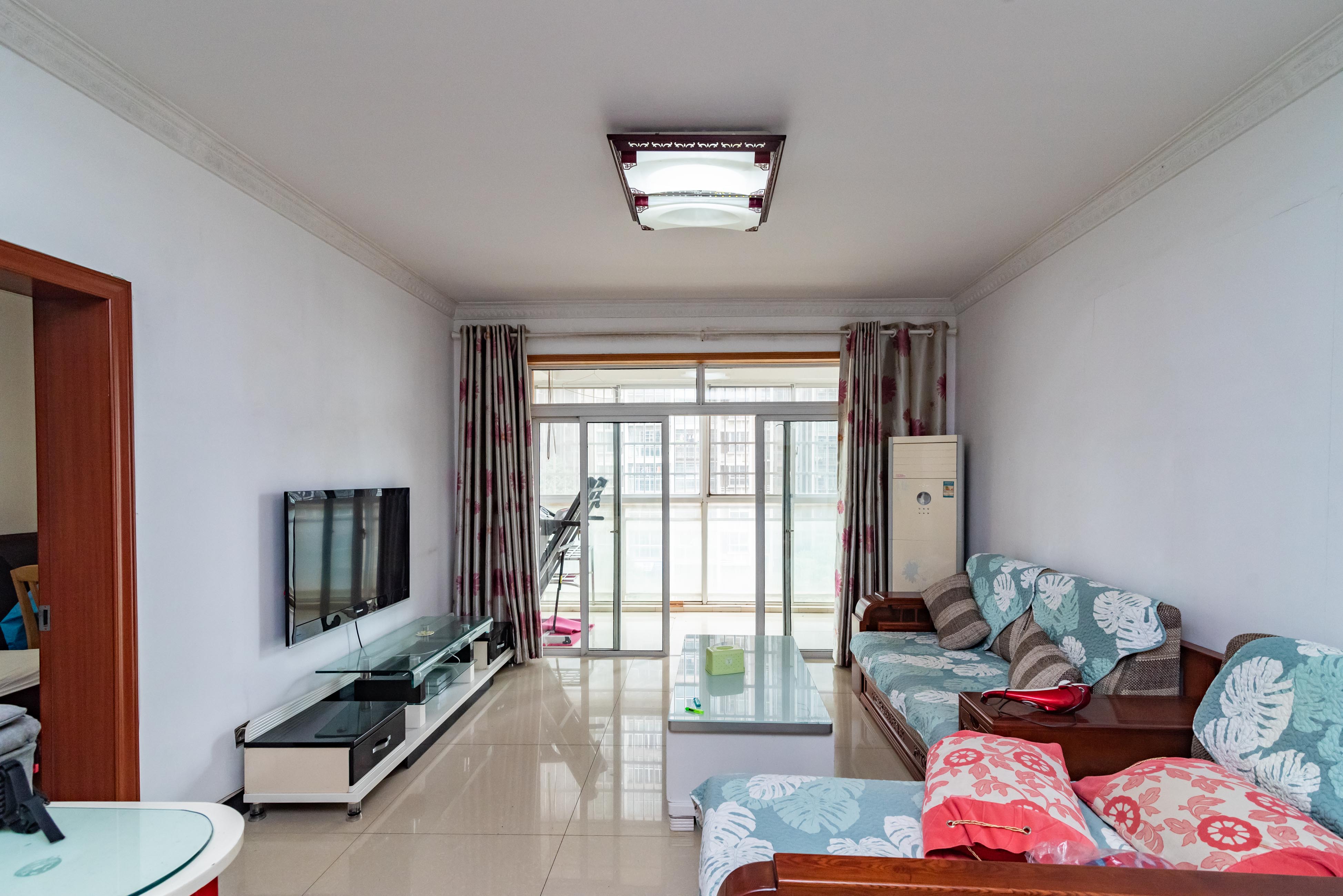 紫晶城 3室2厅2卫 62.8万 紫晶城 3室2厅2卫 62.8万客厅