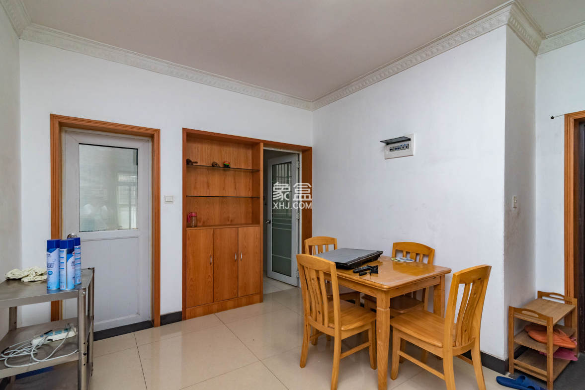 紫晶城 3室2厅2卫 62.8万 紫晶城 3室2厅2卫 62.8万客厅