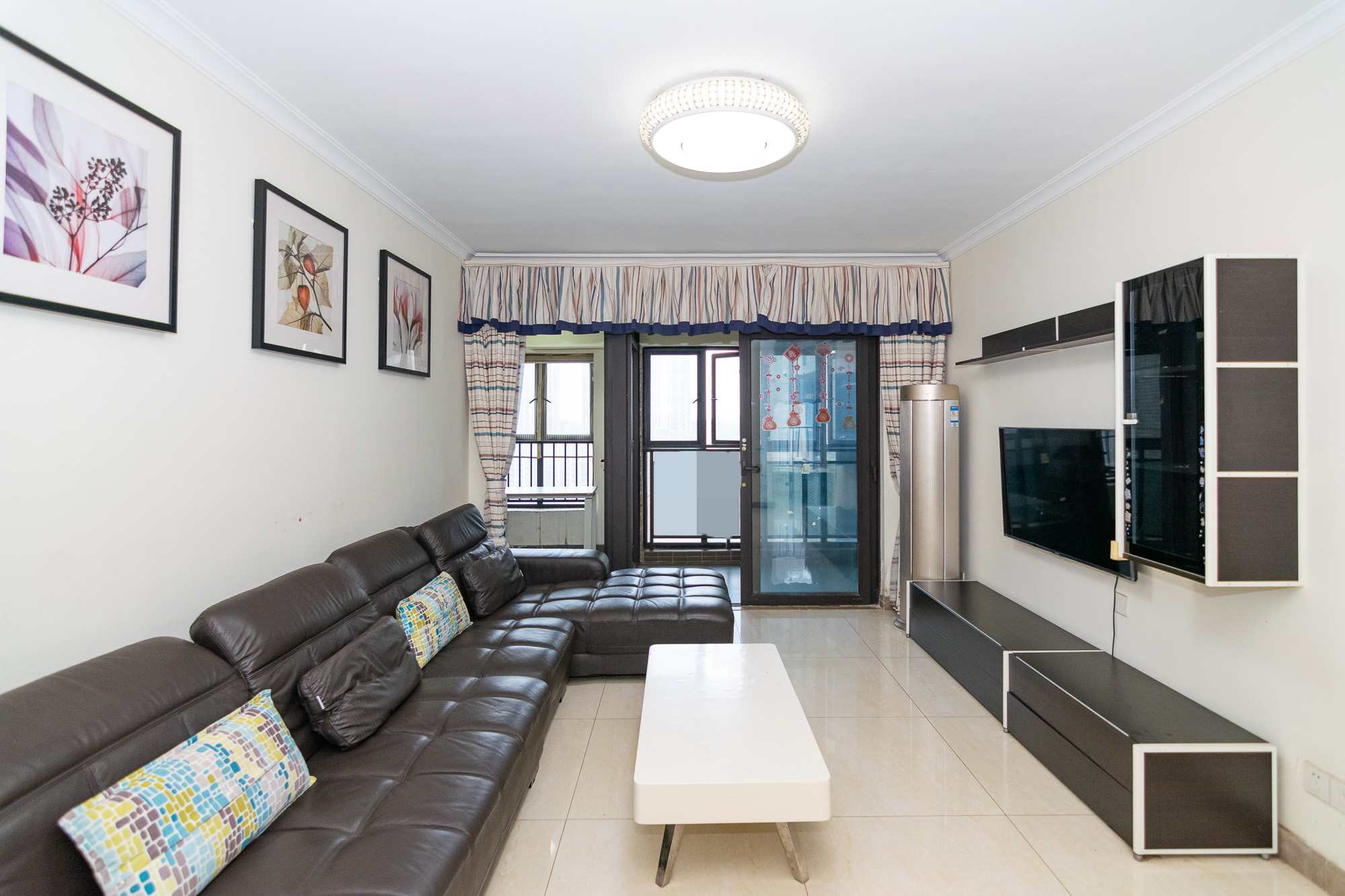 时代倾城一期  3室2厅2卫    112.8万客厅