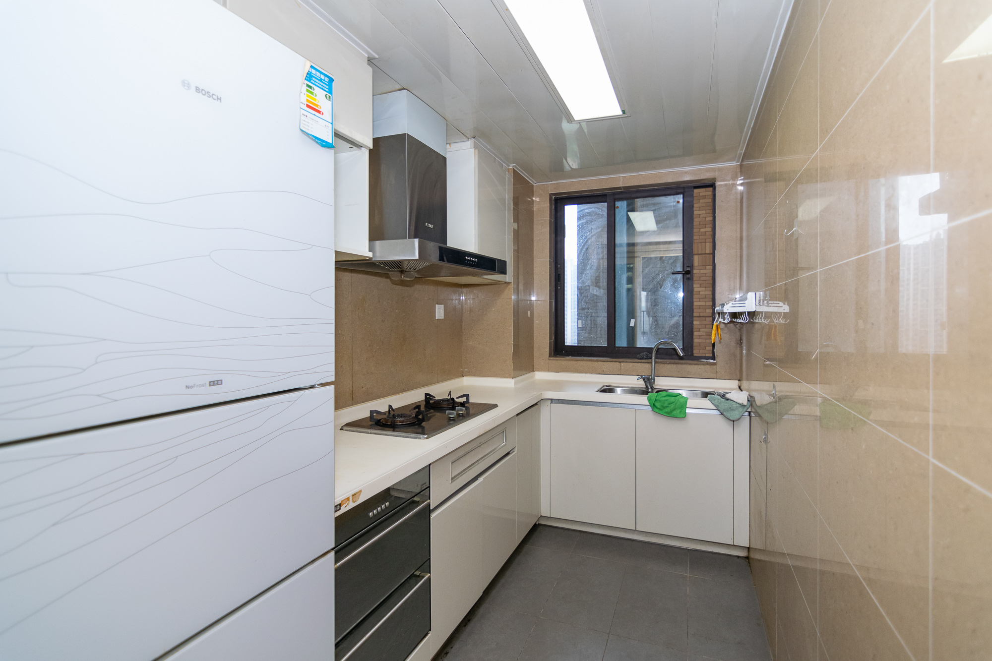 时代倾城一期  3室2厅2卫    112.8万厨房