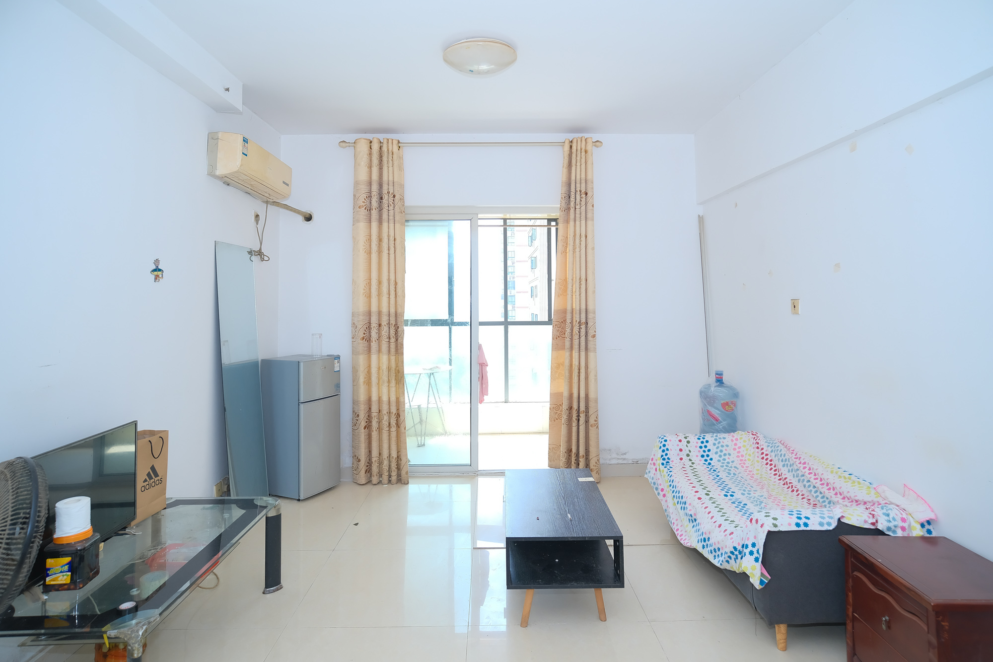 尚都花园城 1室1厅1卫 18.0万 尚都花园城 1室1厅1卫 18.0万客厅