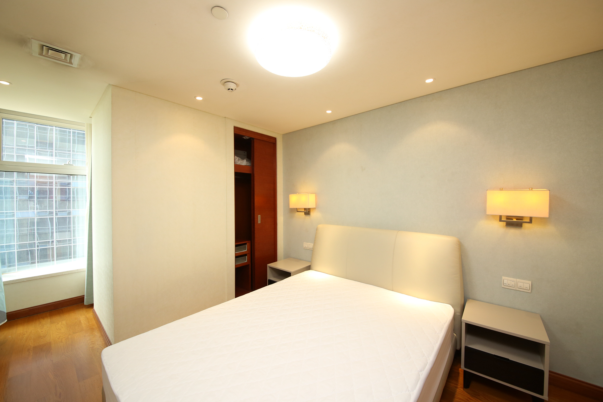 运达国际广场  2室1厅1卫    188.0万卧室