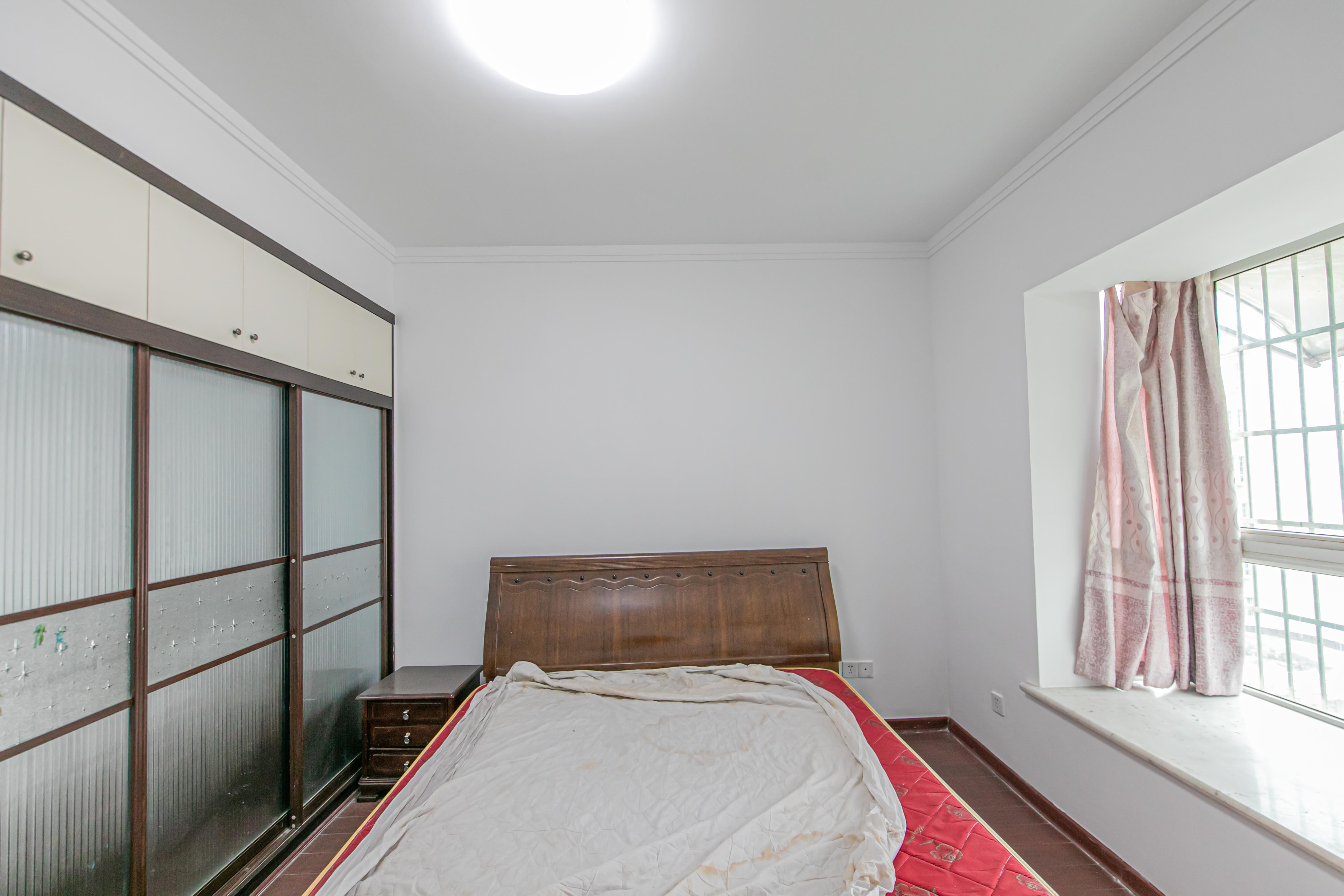 圆梦灰埠大市场 3室2厅1卫 62.41万 圆梦灰埠大市场 3室2厅1卫 62.41万卧室