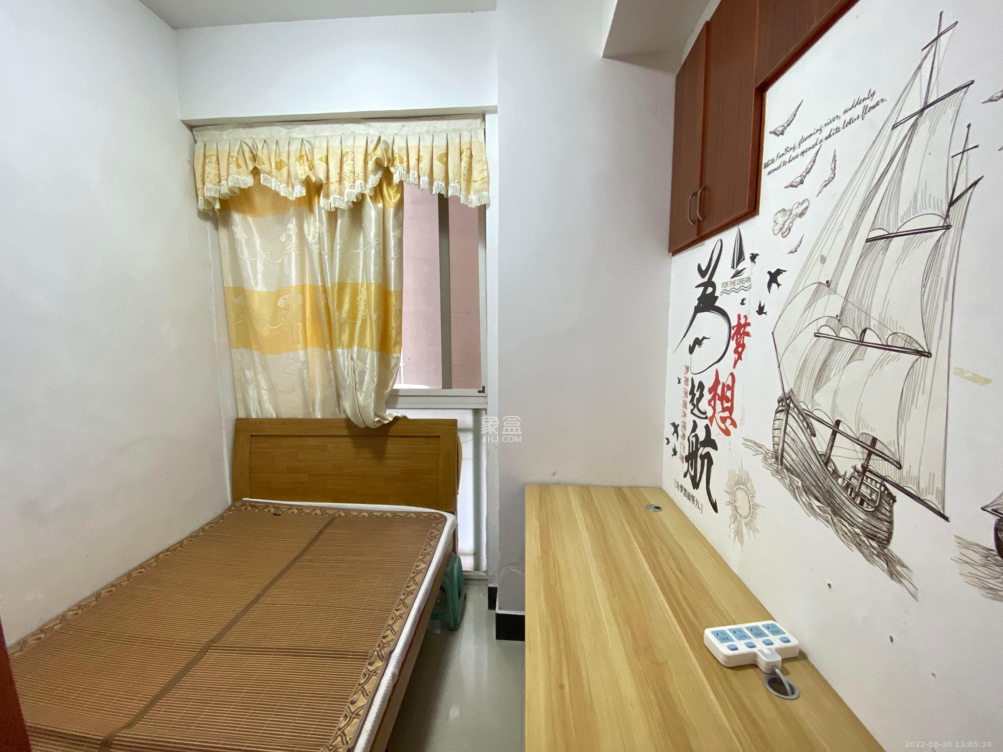 麓山枫情  3室2厅1卫    2600.0元/月室内图