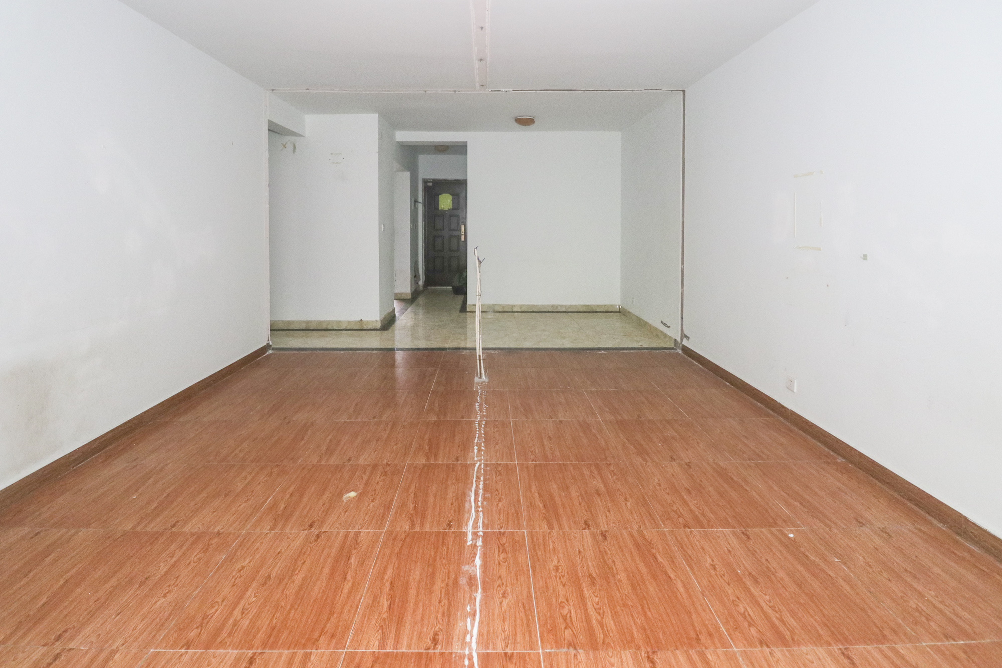 兰亭都荟（璟峰苑）  4室2厅2卫   200.00万客厅