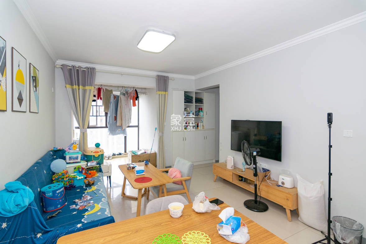 龙湖湘风原著(龙湖湘风星城) 3室2厅1卫 80.0万 龙湖湘风原著(龙湖湘风星城) 3室2厅1卫 80.0万客厅