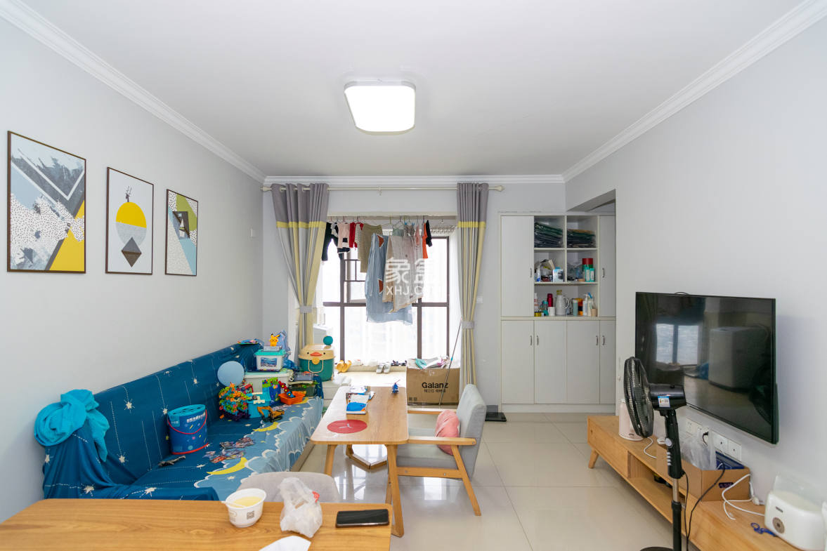 龙湖湘风原著(龙湖湘风星城) 3室2厅1卫 80.0万 龙湖湘风原著(龙湖湘风星城) 3室2厅1卫 80.0万客厅