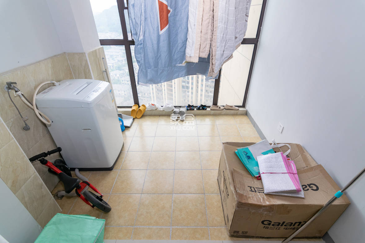 龙湖湘风原著(龙湖湘风星城) 3室2厅1卫 80.0万 龙湖湘风原著(龙湖湘风星城) 3室2厅1卫 80.0万阳台