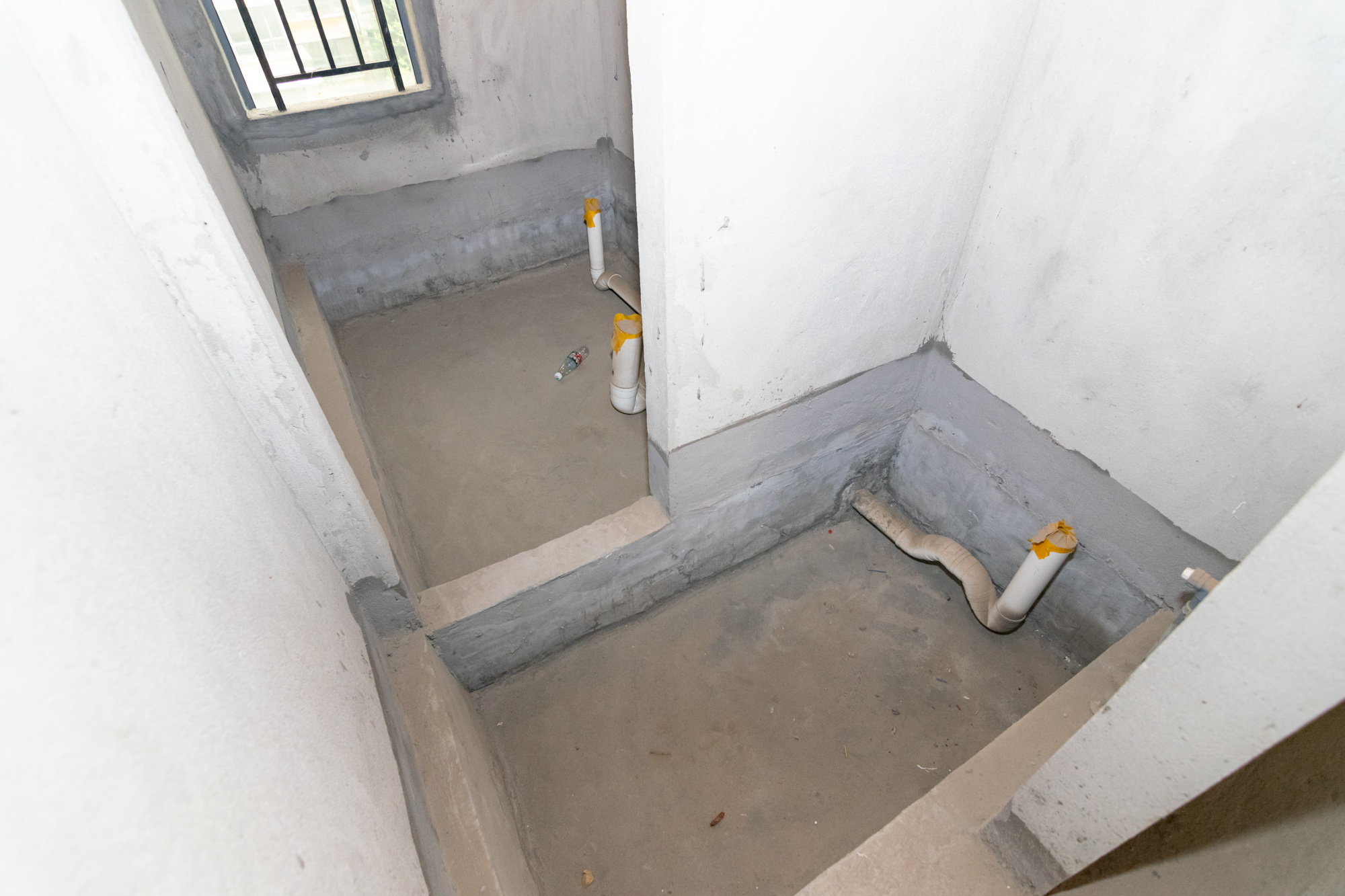 勤诚达新界  4室2厅2卫    132.0万客厅