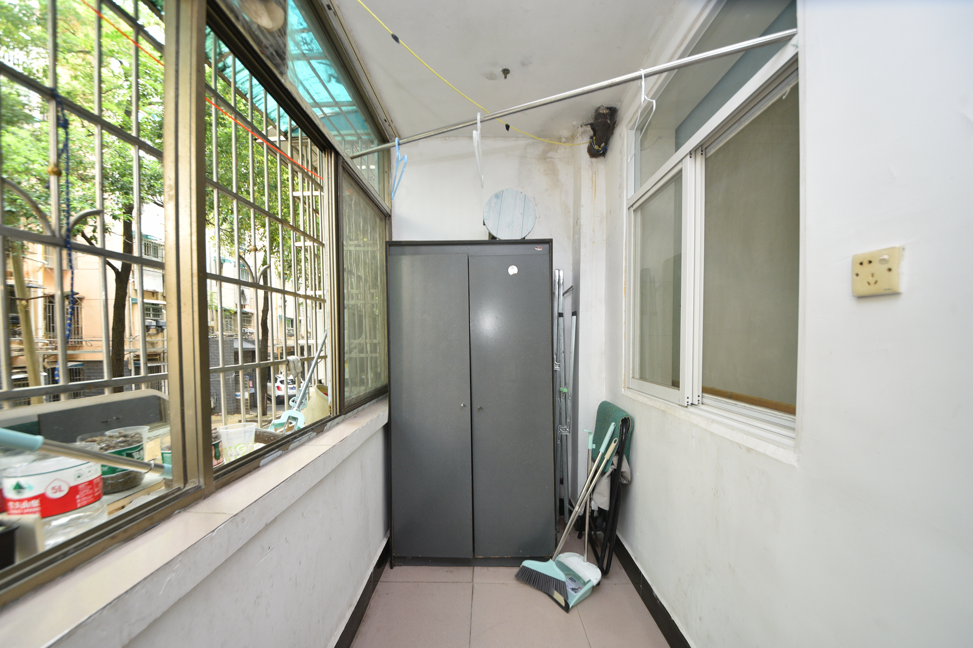 红旗社区  2室1厅1卫   44.80万阳台