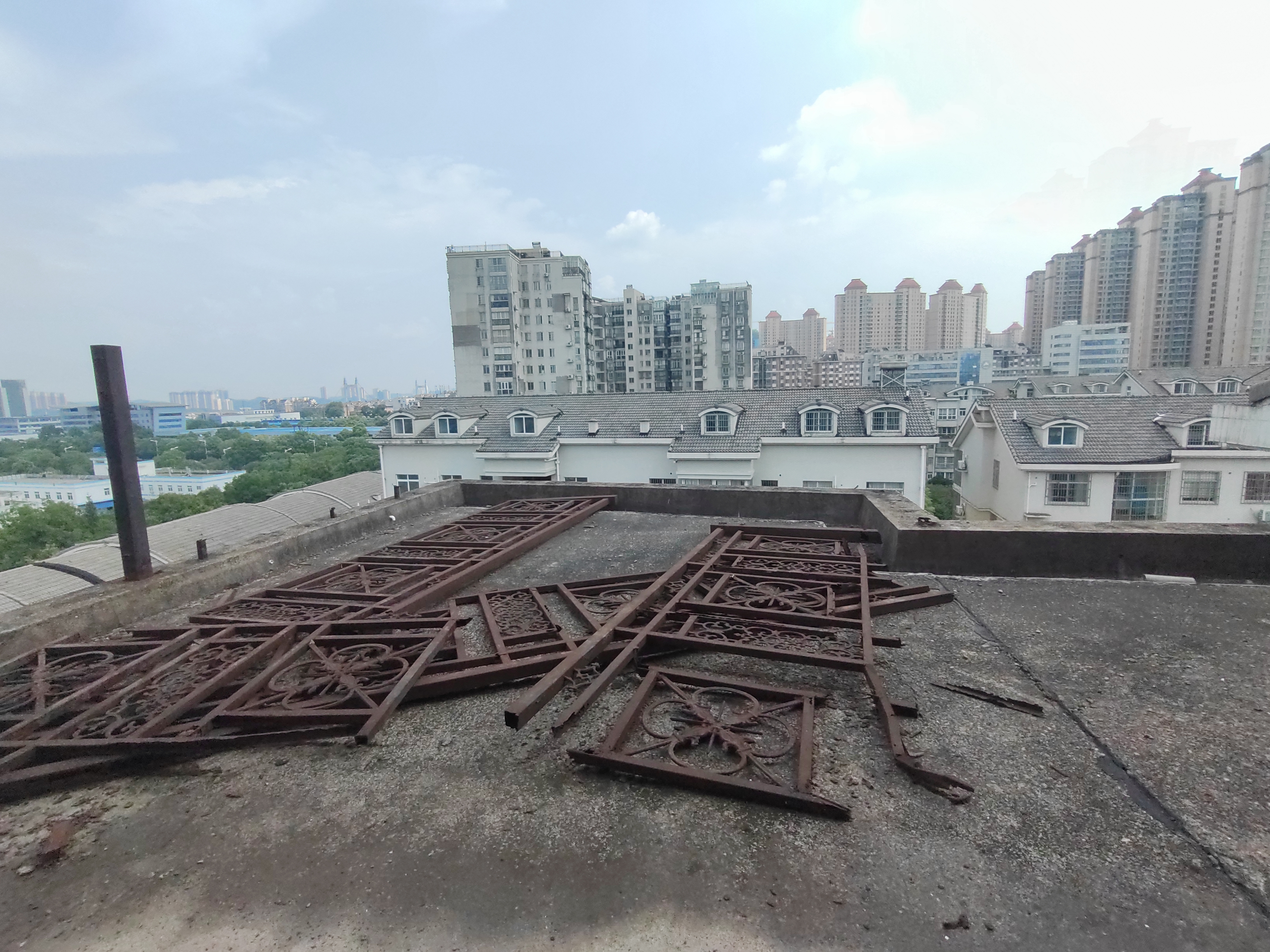 珠江丽园 5室2厅2卫 85.00万 珠江丽园 5室2厅2卫 85.00万室内图