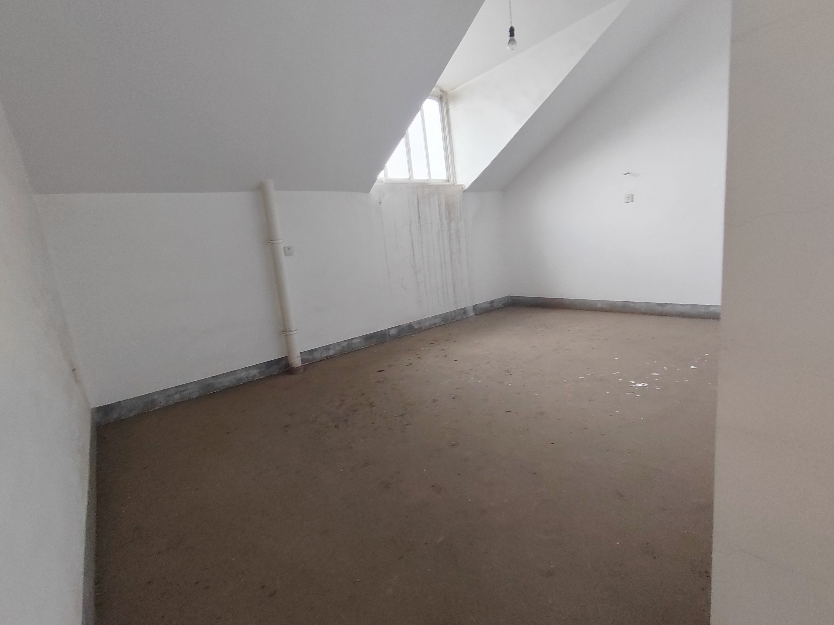 珠江丽园 5室2厅2卫 85.00万 珠江丽园 5室2厅2卫 85.00万室内图