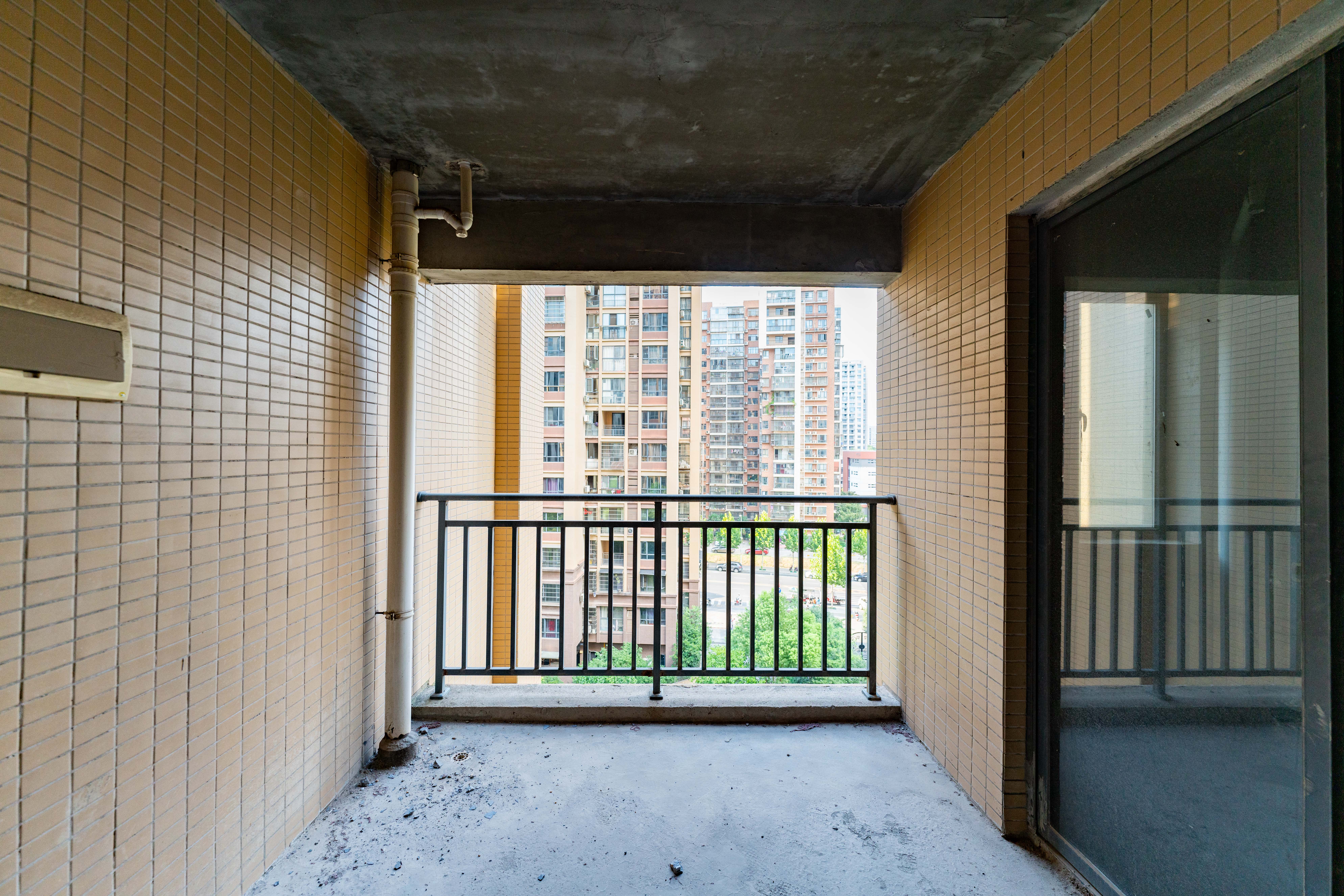 嘉福长安郡（融信澜悦、嘉福好美家园）  5室2厅2卫    135.0万其他