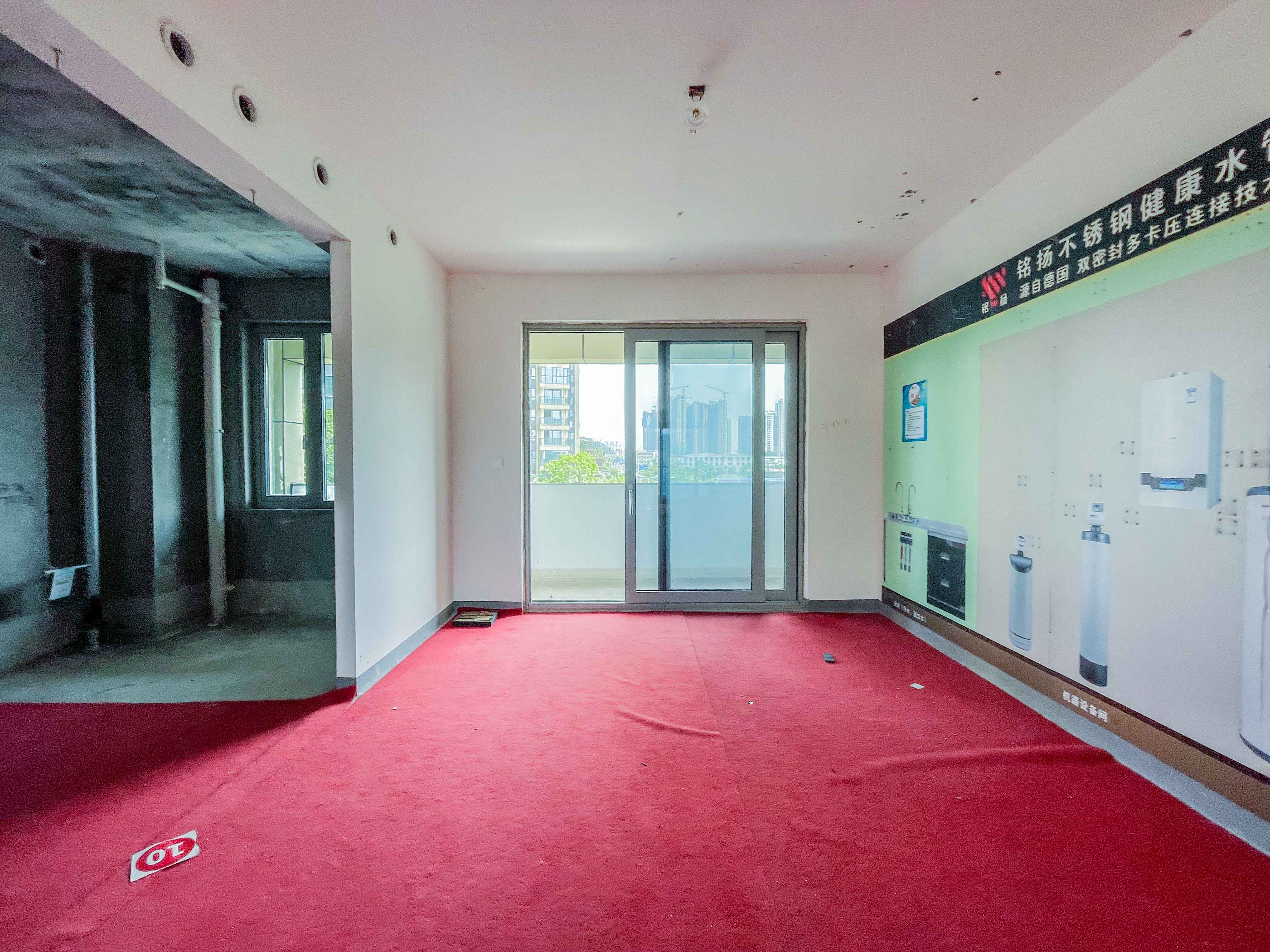 湘江壹号（创远湘江壹号）  4室2厅3卫    270.0万客厅