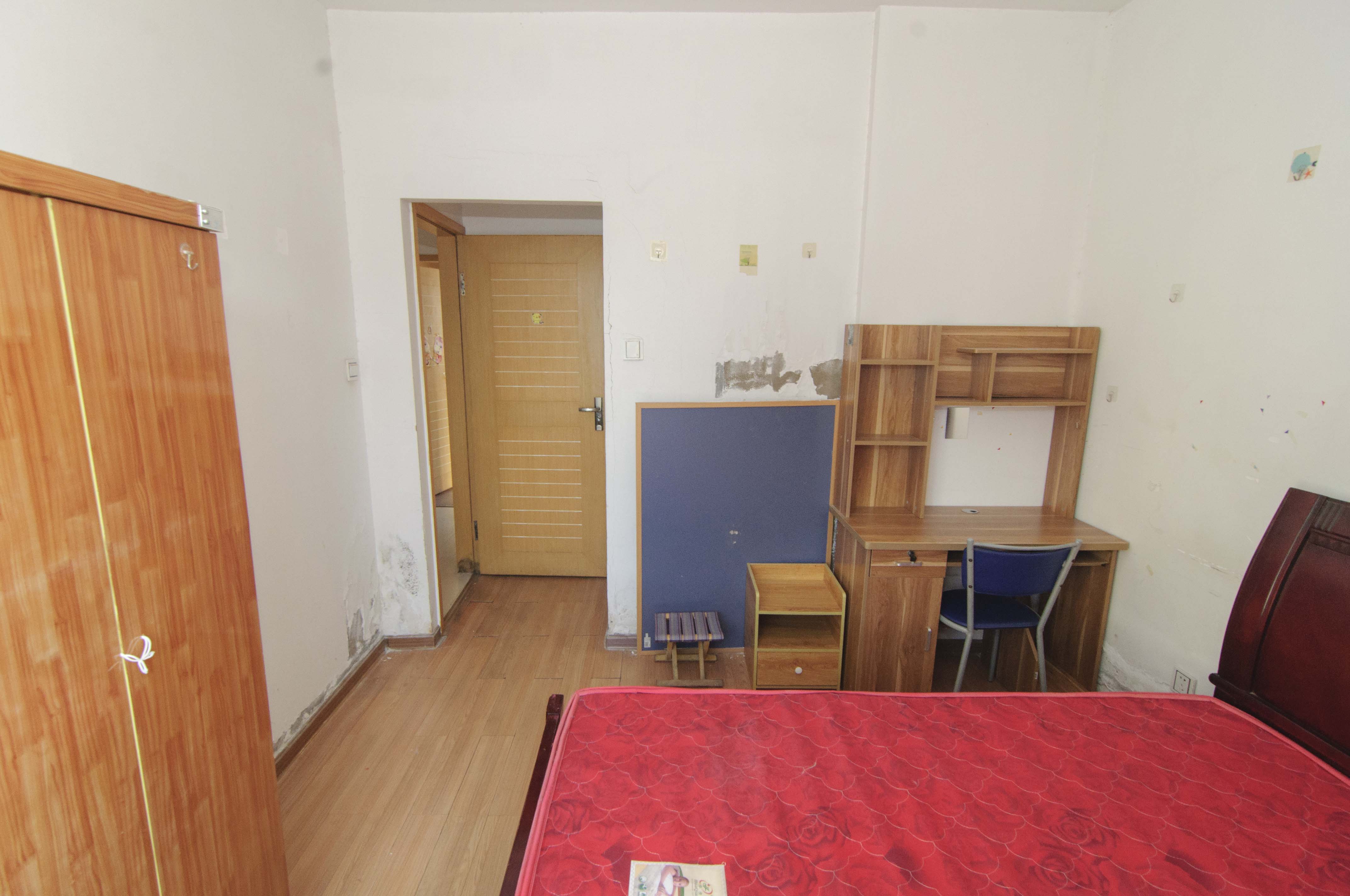 欧园  3室2厅1卫    126.0万卧室
