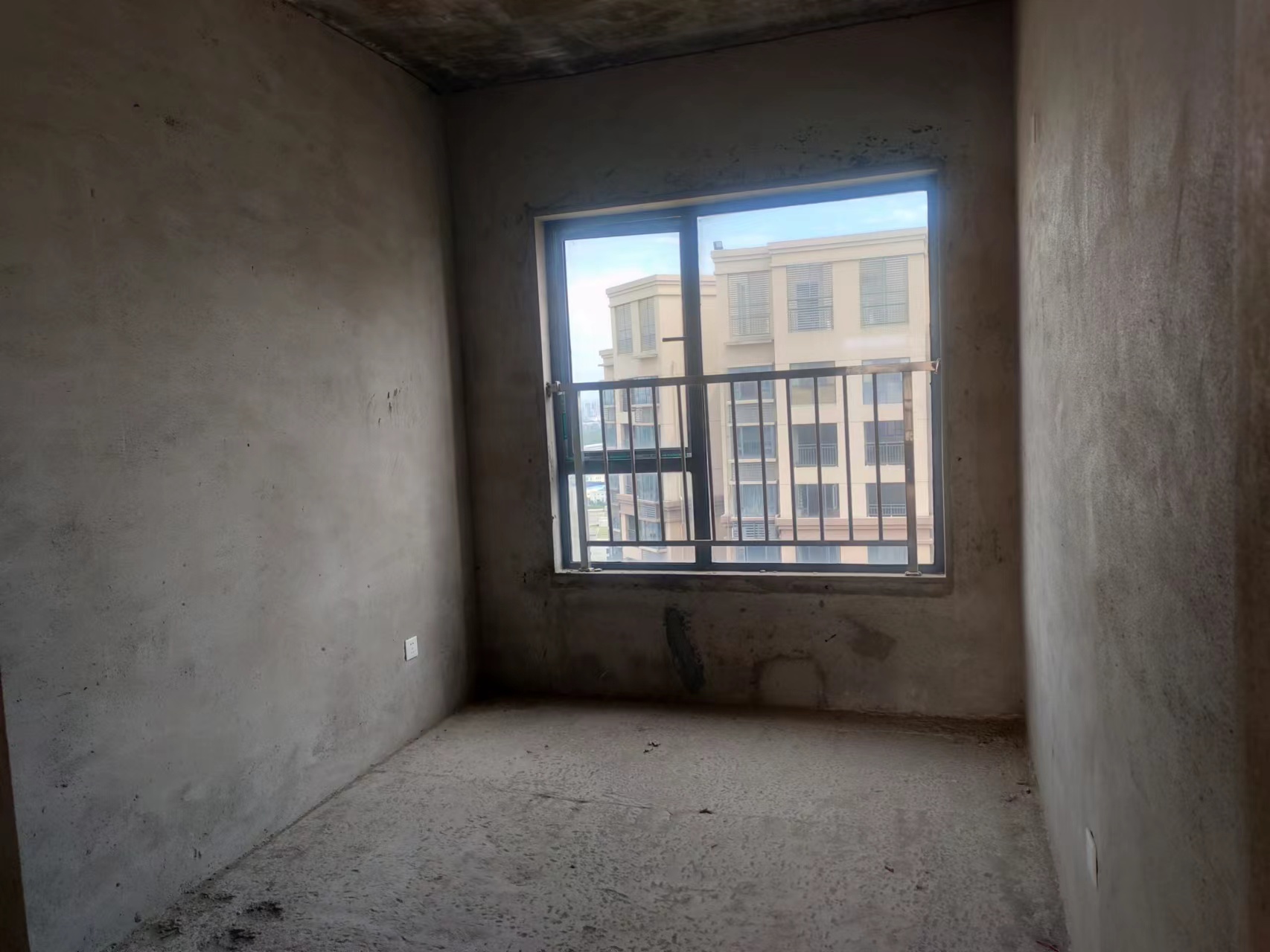 城市公园  4室2厅2卫    58.8万室内图