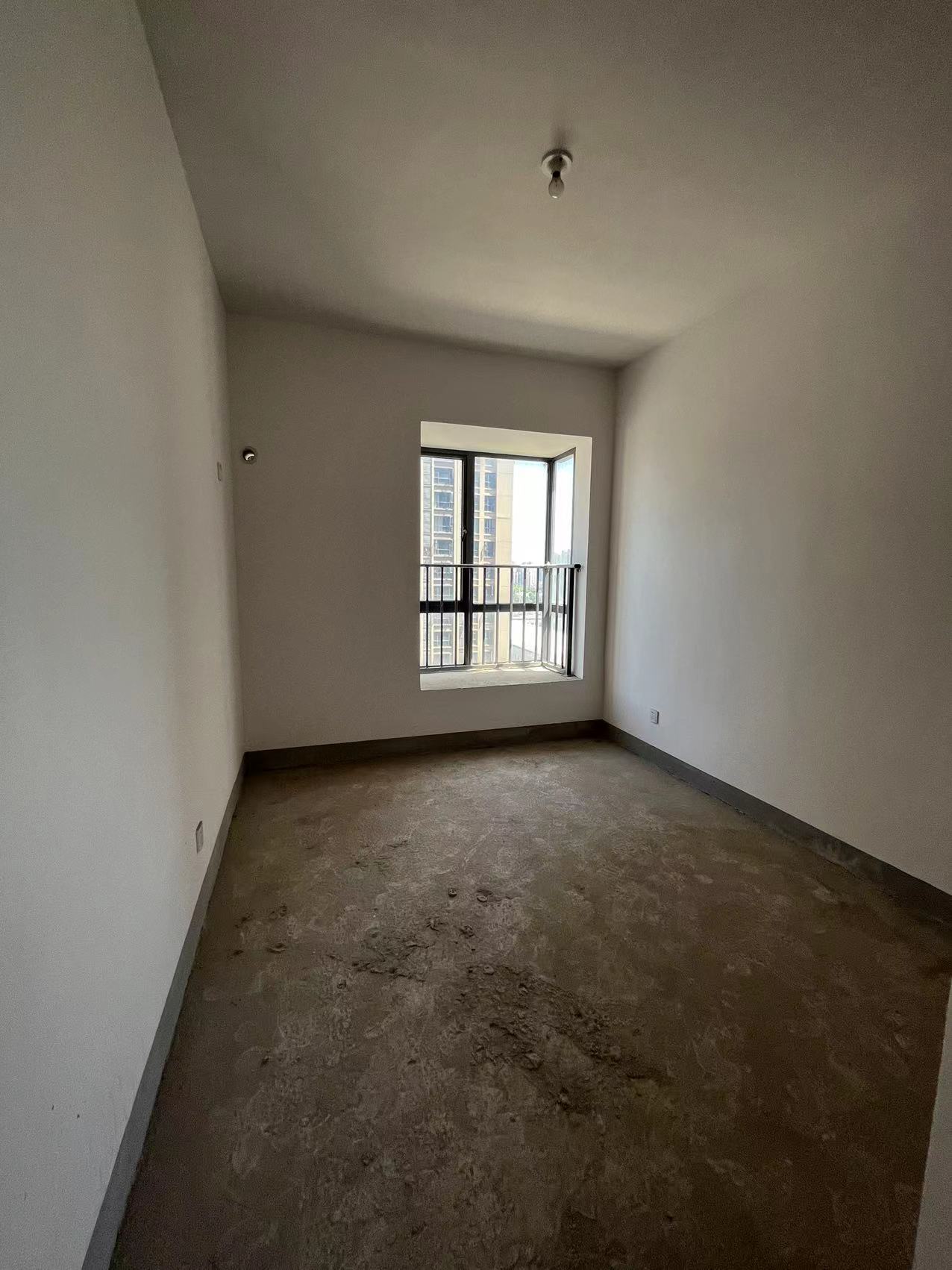 山水洲城华晨第一城 3室2厅1卫 78.0万 山水洲城华晨第一城 3室2厅1卫 78.0万室内图