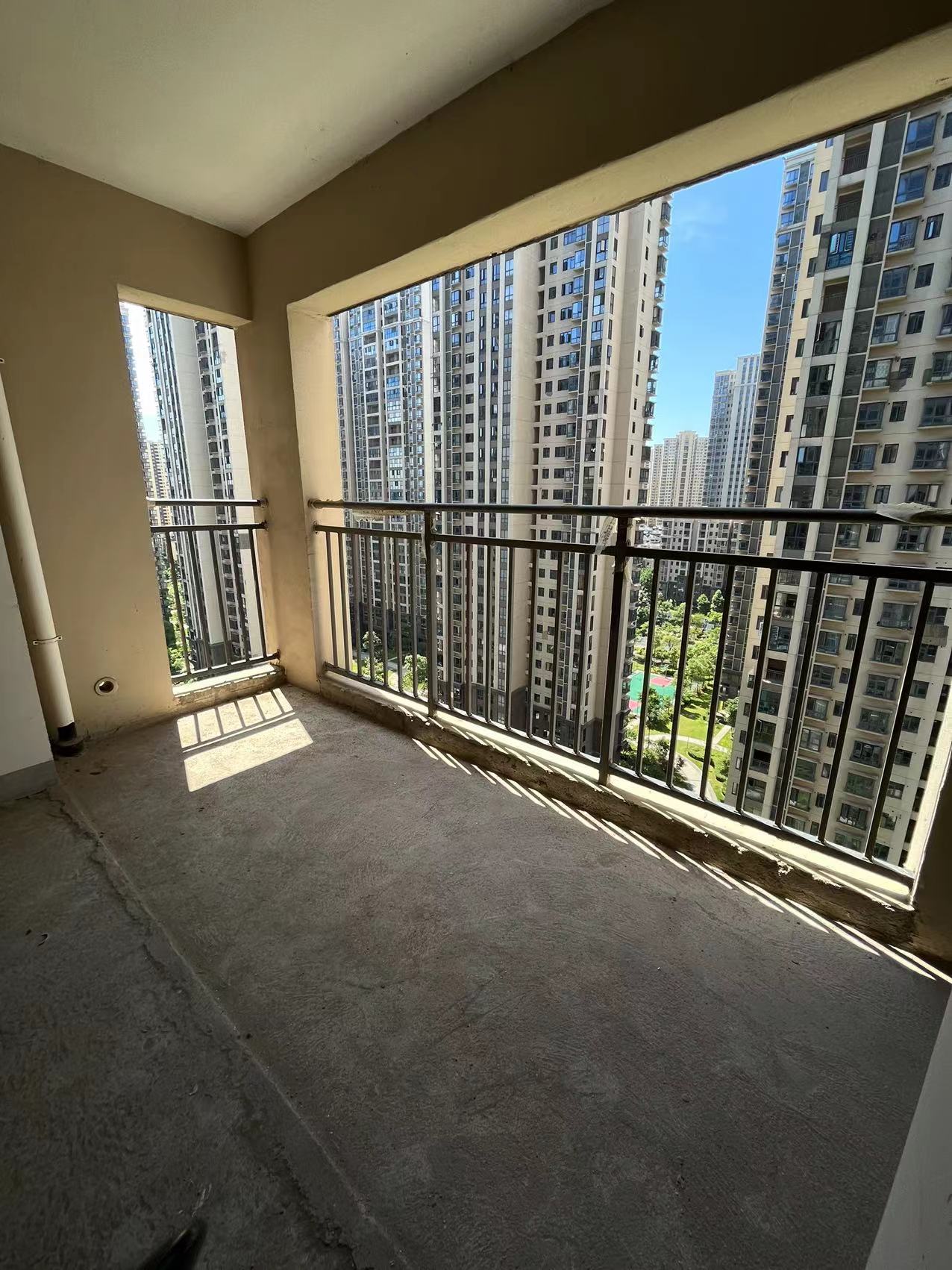 山水洲城华晨第一城 3室2厅1卫 86.0万 山水洲城华晨第一城 3室2厅1卫 86.0万室内图