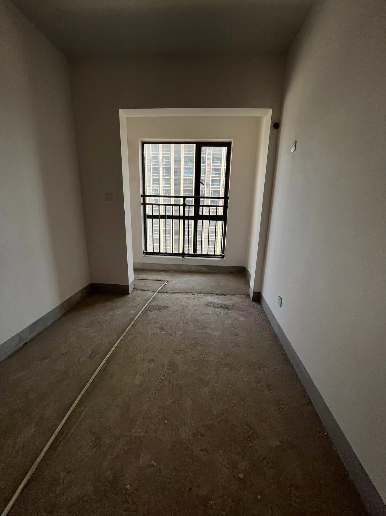 山水洲城华晨第一城 3室2厅1卫 86.0万 山水洲城华晨第一城 3室2厅1卫 86.0万室内图