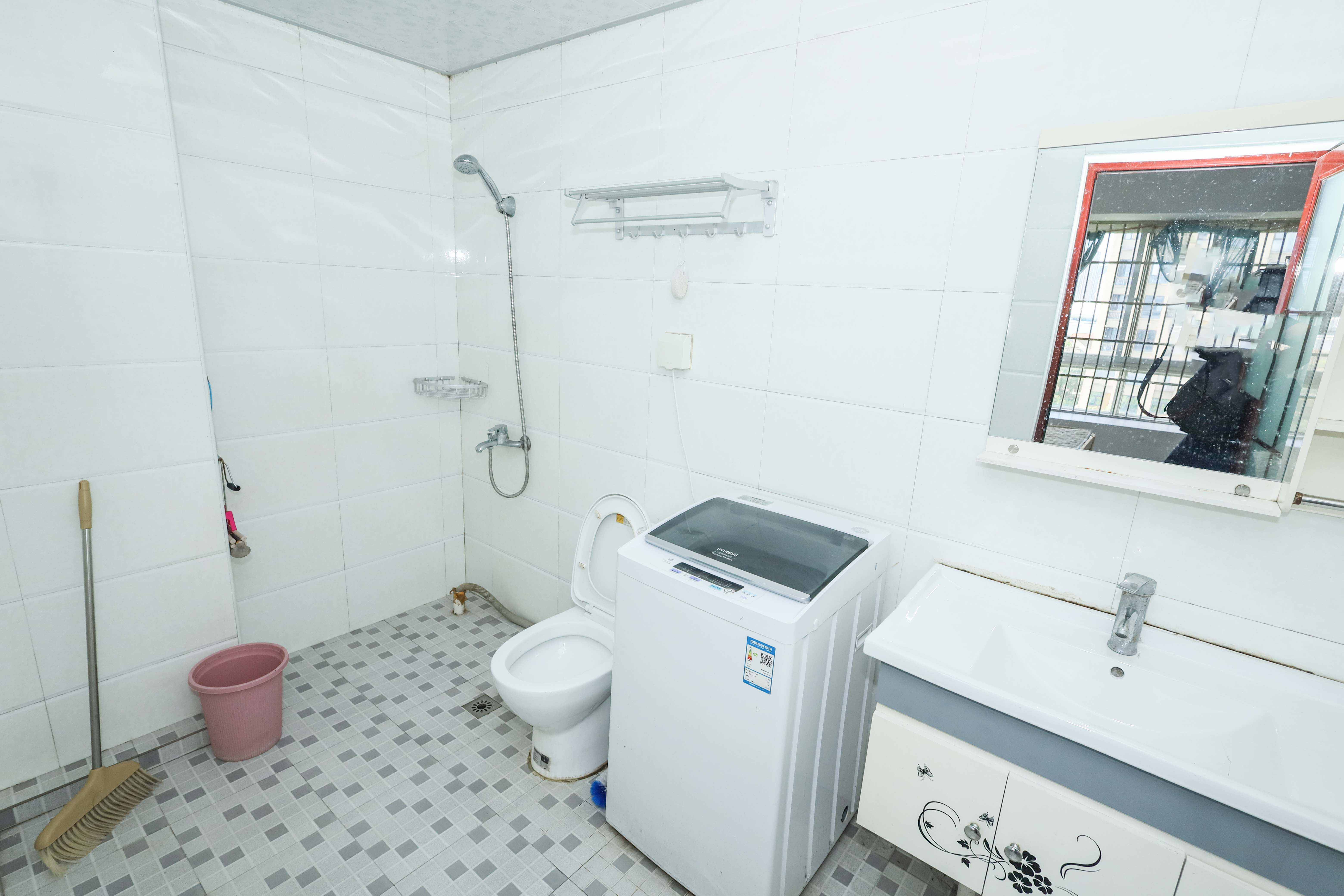 锦绣家园  7室2厅1卫   138.00万卫生间