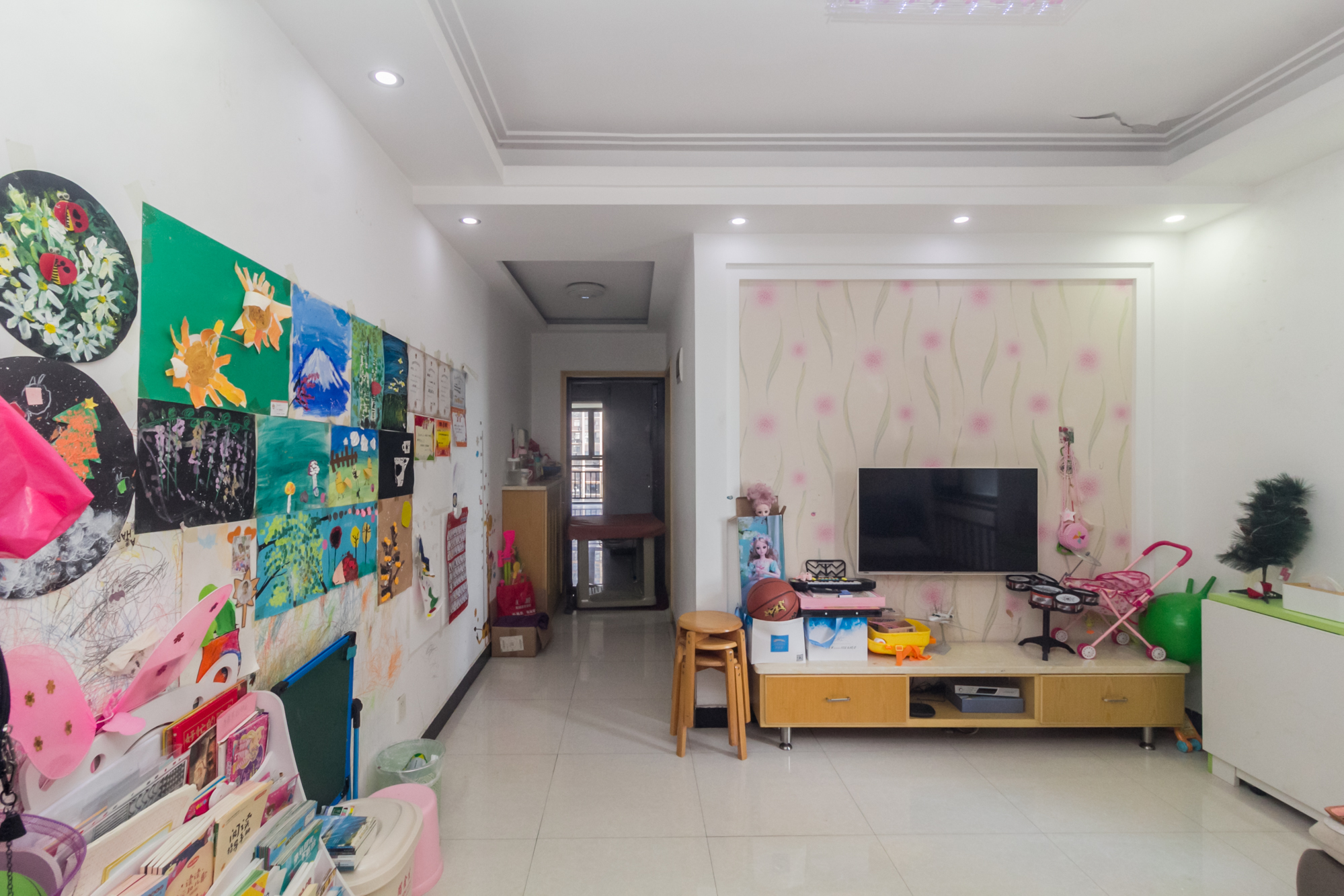 旭辉华庭  2室1厅1卫    35.8万 旭辉华庭  2室1厅1卫    35.8万客厅