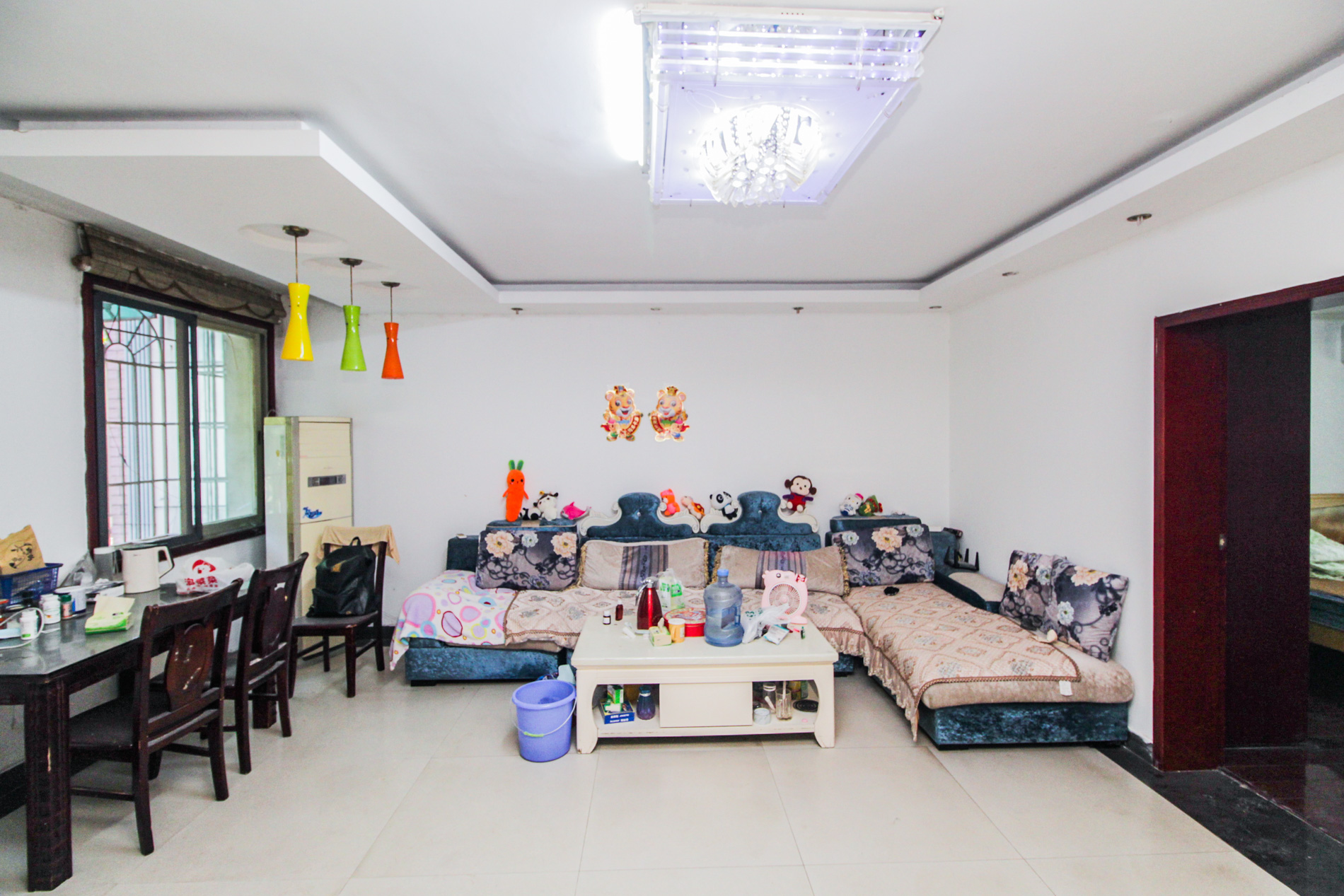 三湘小区  2室1厅1卫    58.0万客厅