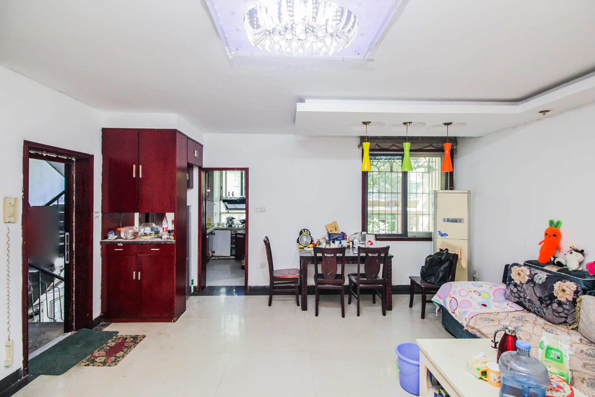 三湘小区  2室1厅1卫    58.0万客厅