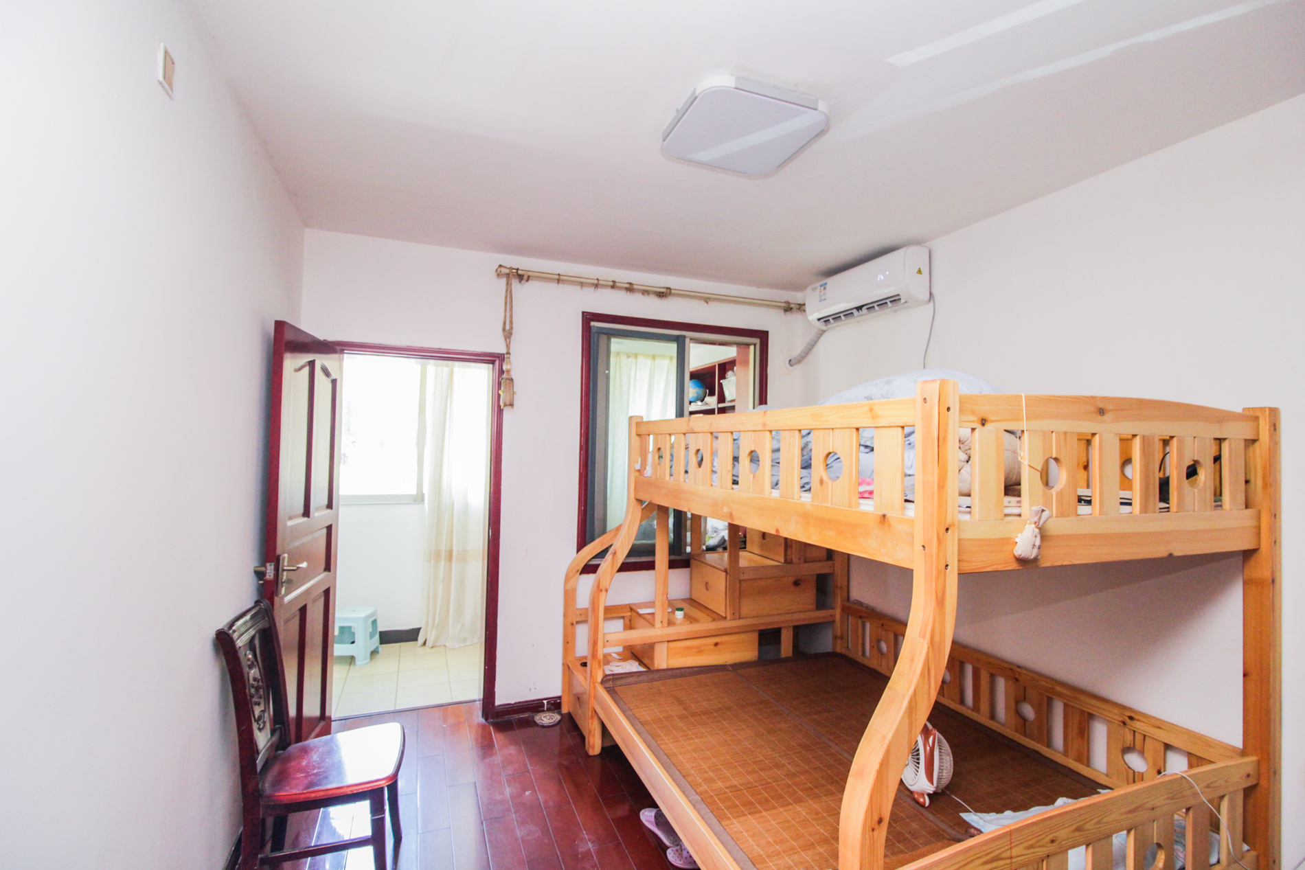 三湘小区  2室1厅1卫    58.0万卧室